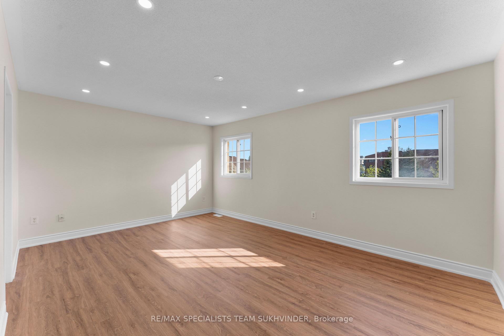 Photo 22 of 21 Thunderbird Trail, Brampton, Sandringham-Wellington — HOMEH