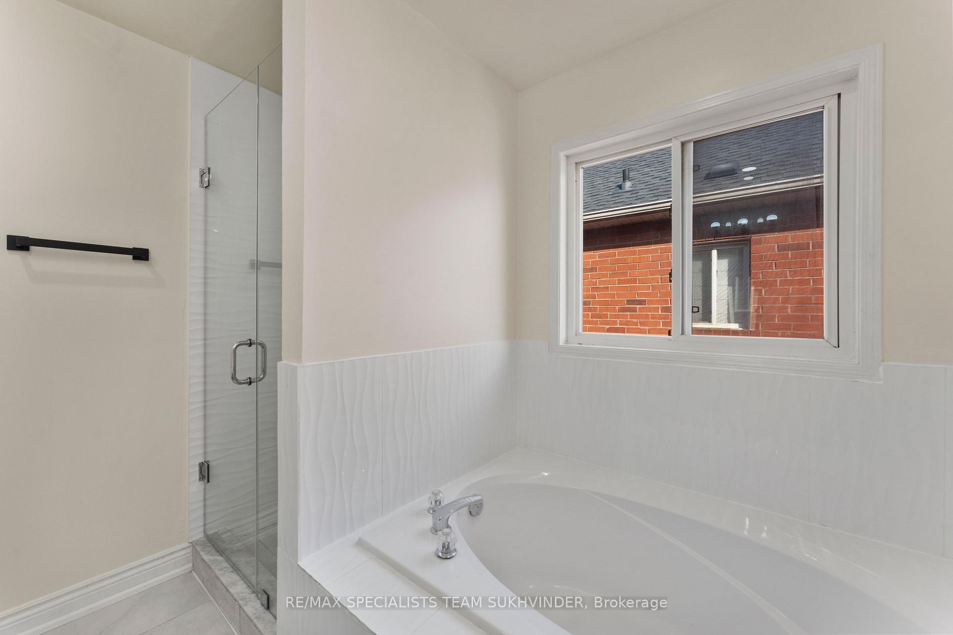 Photo 9 of 21 Thunderbird Trail, Brampton, Sandringham-Wellington — HOMEH