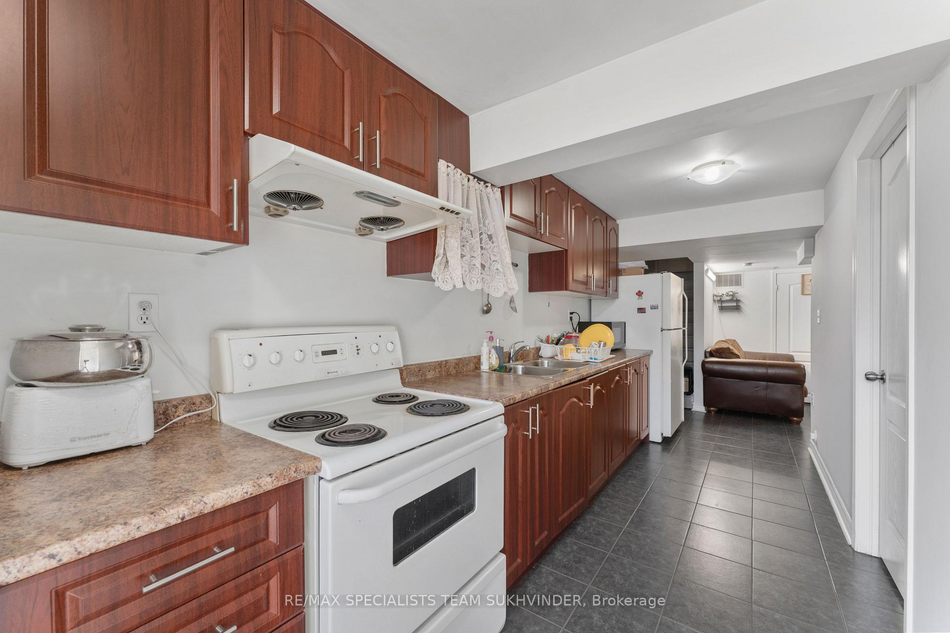 Photo 13 of 21 Thunderbird Trail, Brampton, Sandringham-Wellington — HOMEH