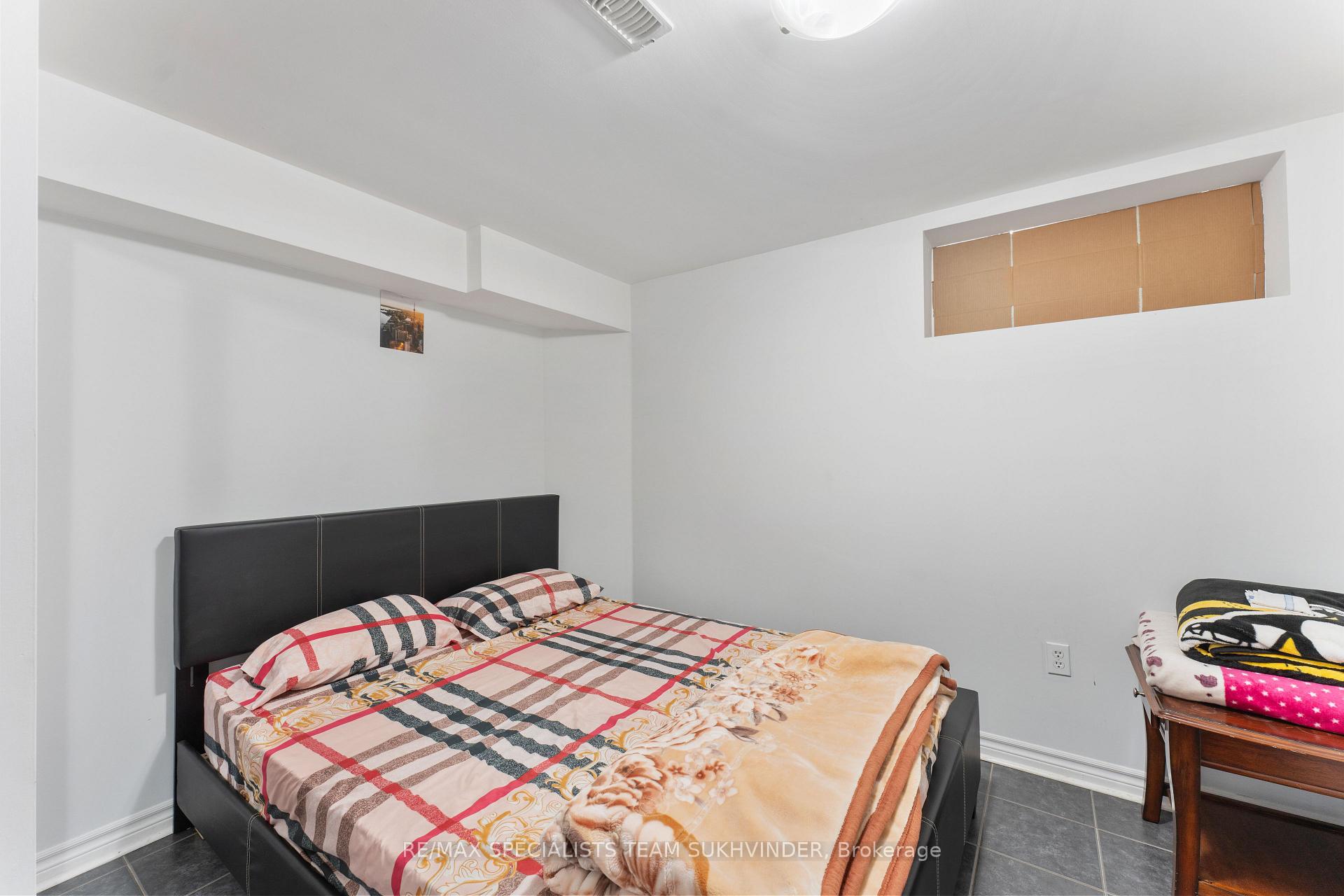Photo 11 of 21 Thunderbird Trail, Brampton, Sandringham-Wellington — HOMEH