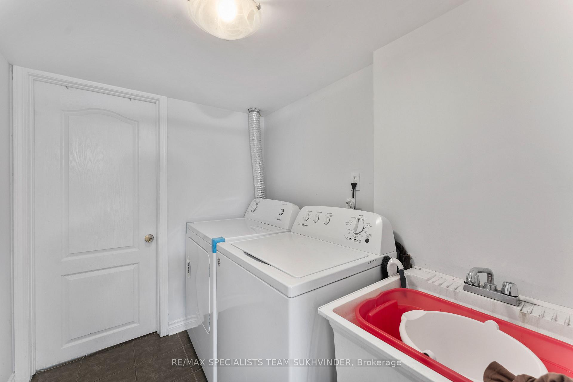 Photo 14 of 21 Thunderbird Trail, Brampton, Sandringham-Wellington — HOMEH