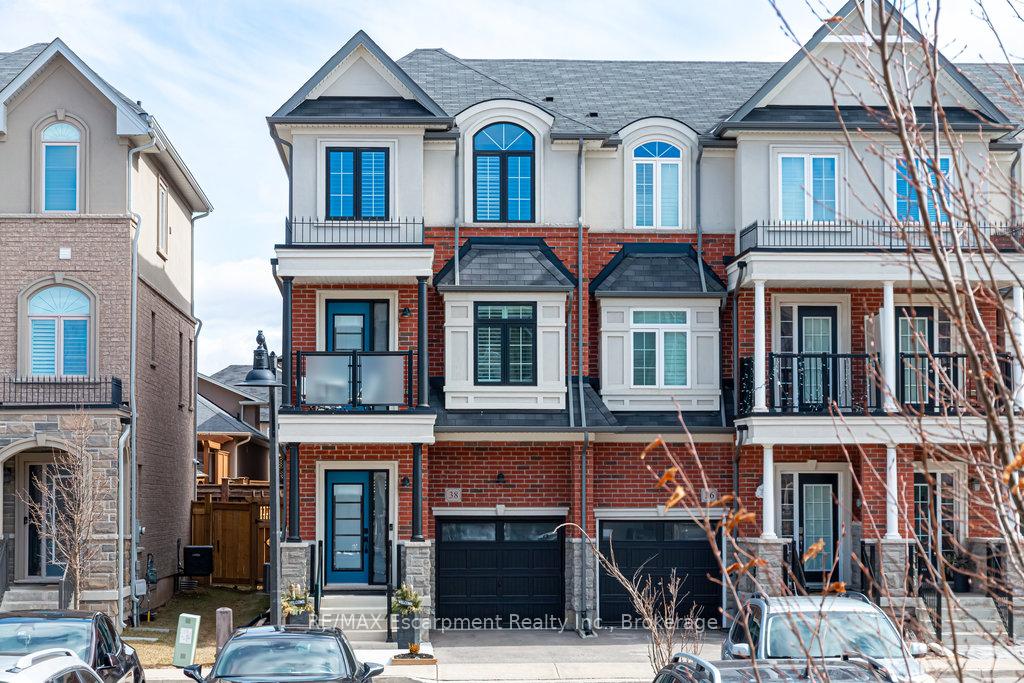 Photo 1 of 38 Borers Creek Circle, Hamilton, Waterdown — HOMEH
