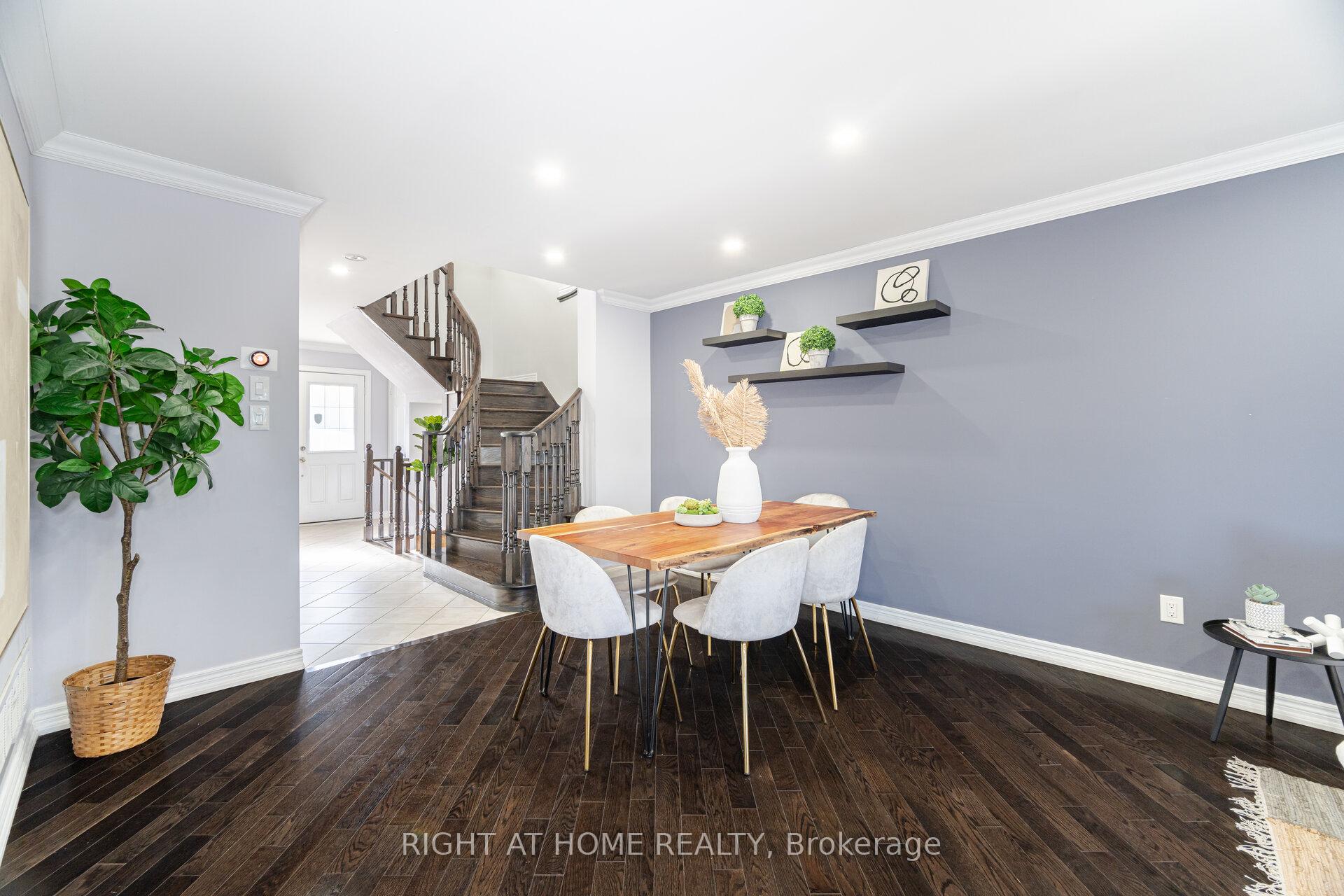 Photo 9 of 20 Beachville Circle, Brampton, Credit Valley — HOMEH