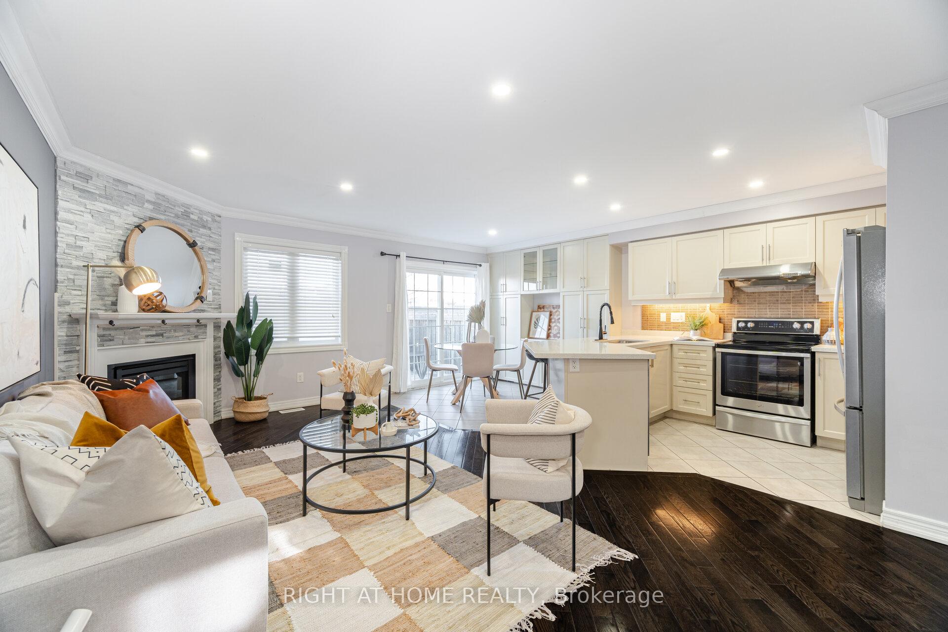 Photo 6 of 20 Beachville Circle, Brampton, Credit Valley — HOMEH