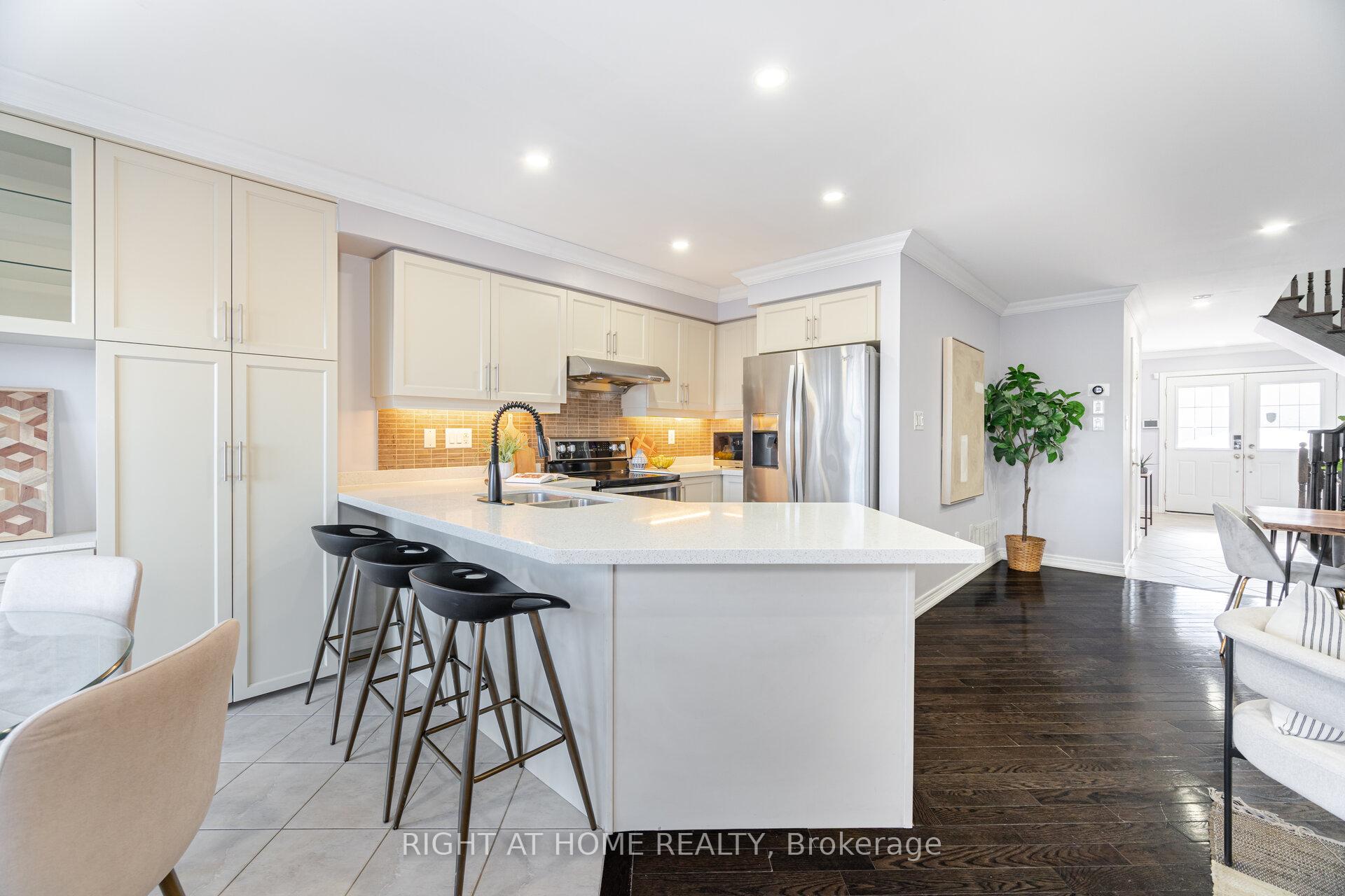 Photo 23 of 20 Beachville Circle, Brampton, Credit Valley — HOMEH