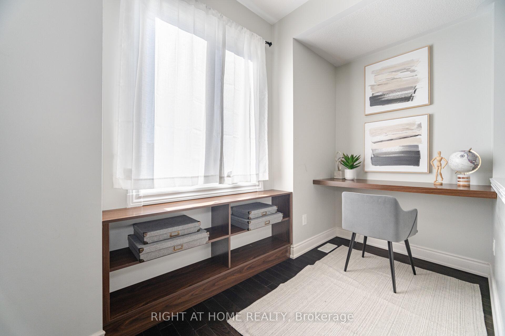 Photo 10 of 20 Beachville Circle, Brampton, Credit Valley — HOMEH