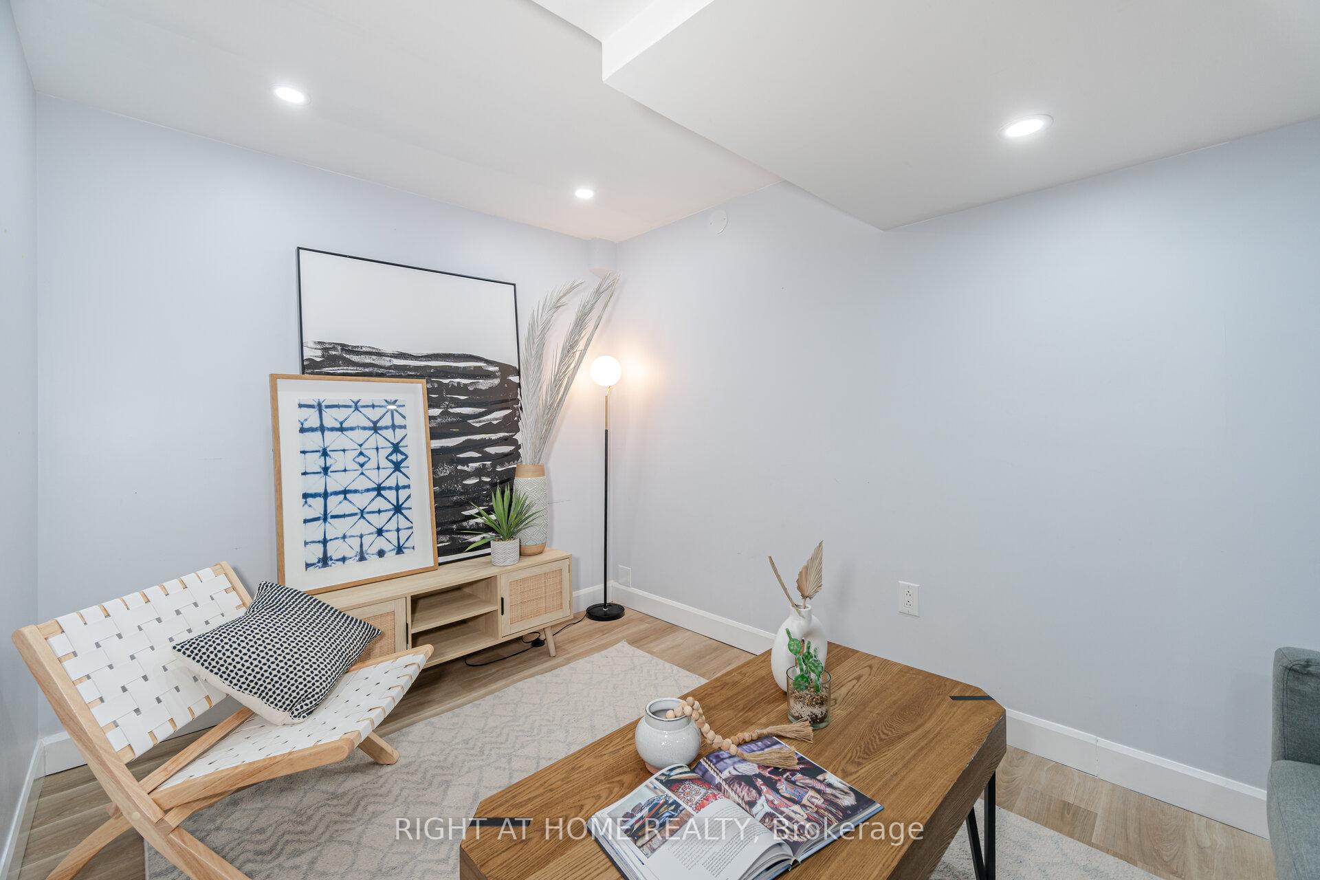 Photo 11 of 20 Beachville Circle, Brampton, Credit Valley — HOMEH