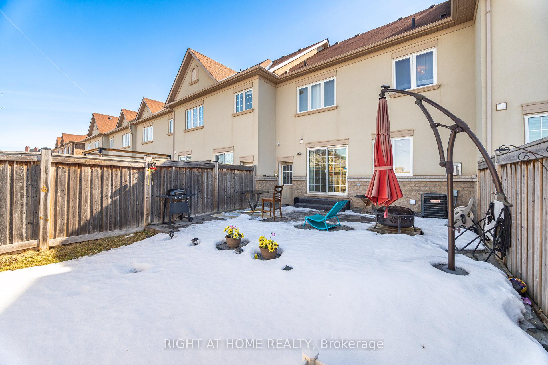 Photo 16 of 20 Beachville Circle, Brampton, Credit Valley — HOMEH