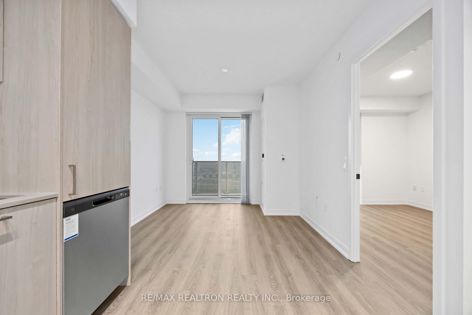 Photo 4 of Unit 3010, 195 Commerce Street, Vaughan, Vaughan Corporate Centre — HOMEH