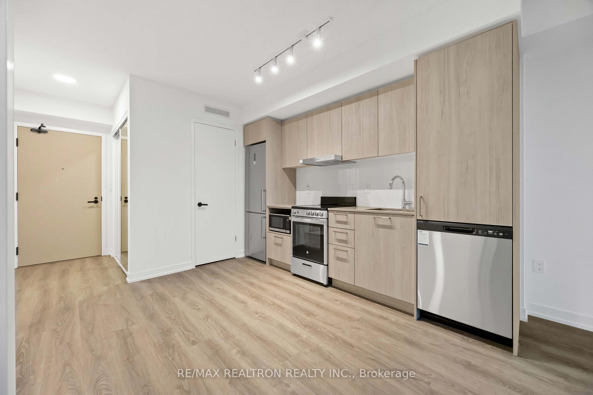 Photo 3 of Unit 3010, 195 Commerce Street, Vaughan, Vaughan Corporate Centre — HOMEH