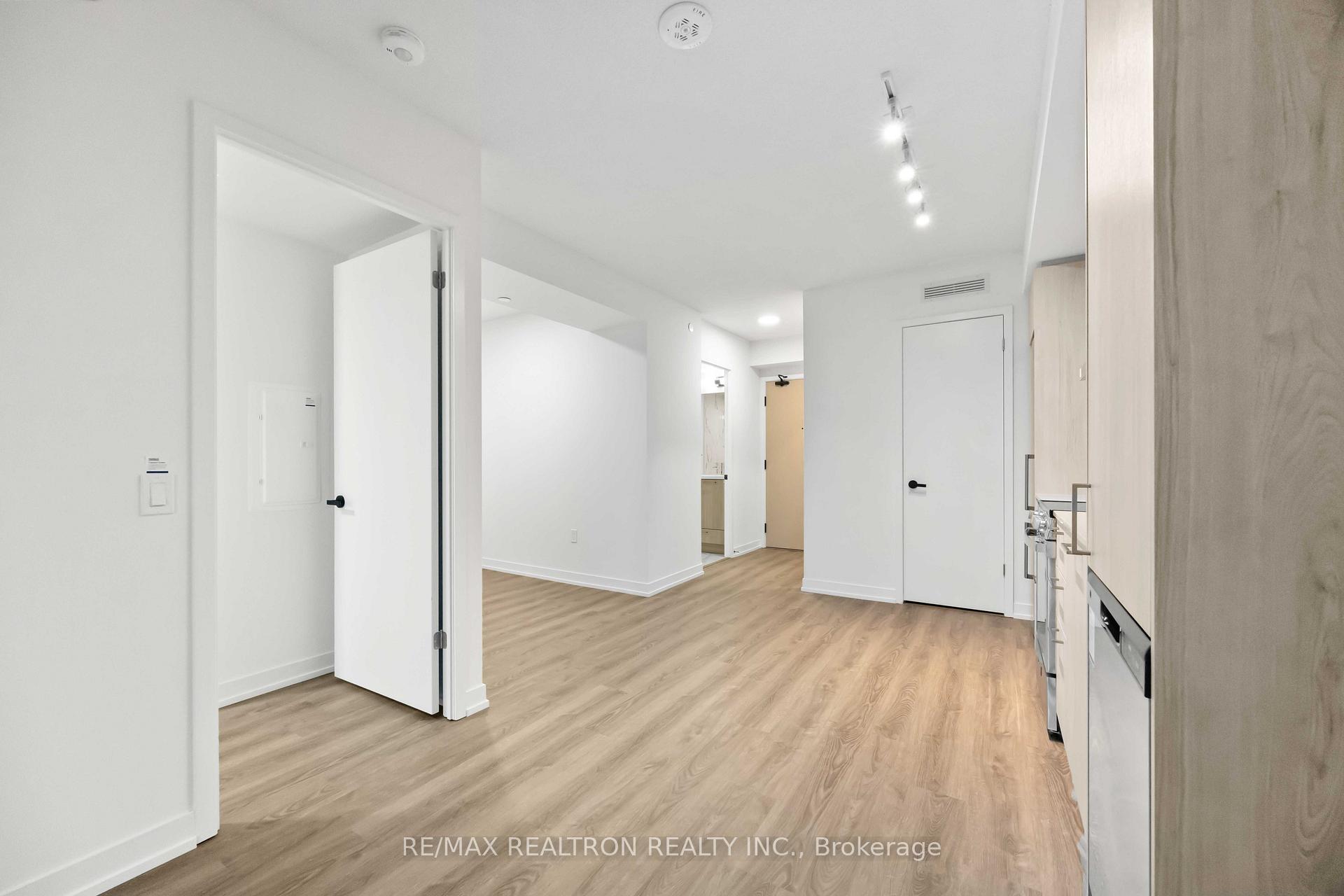 Photo 11 of Unit 3010, 195 Commerce Street, Vaughan, Vaughan Corporate Centre — HOMEH