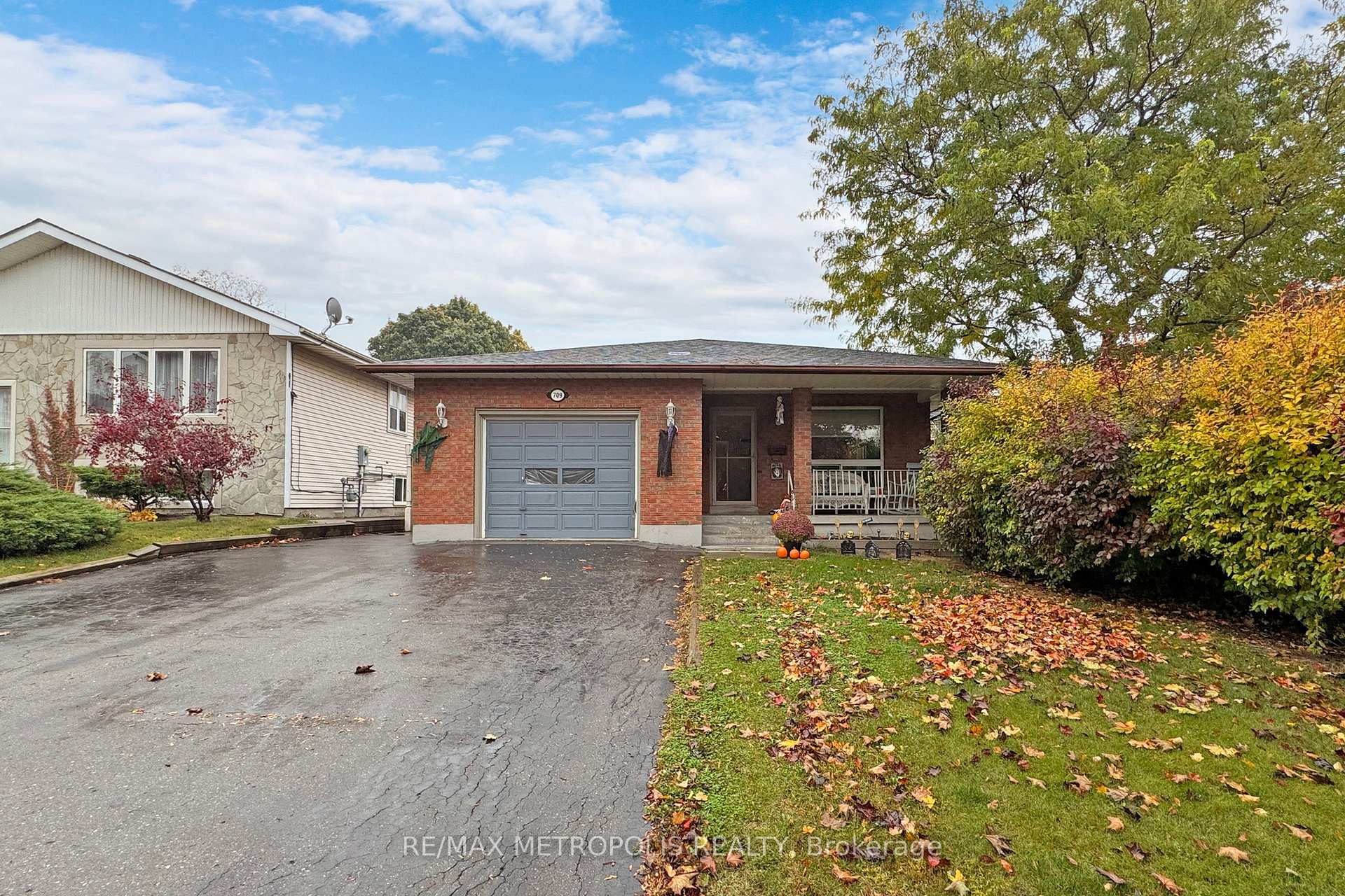 Front of 709 Keates Avenue