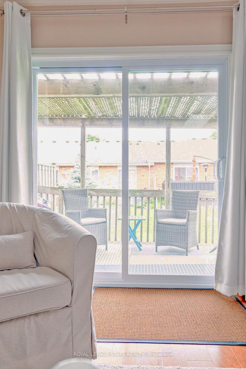 Photo 5 of Unit 27, 20 Meadowlands Boulevard, Hamilton, Ancaster — HOMEH