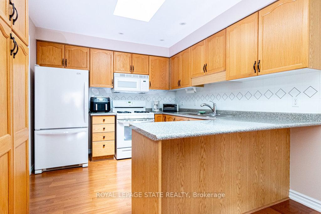 Photo 15 of Unit 27, 20 Meadowlands Boulevard, Hamilton, Ancaster — HOMEH
