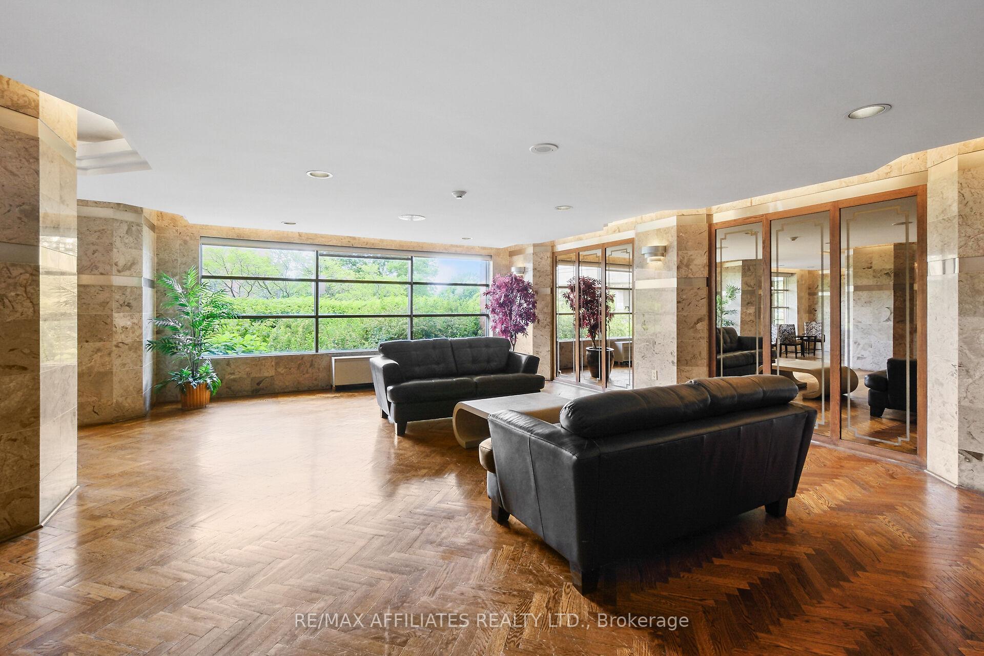 Photo 12 of Unit U1503, 2759 Carousel Crescent, Ottawa, Emerald Woods/Sawmill Creek — HOMEH