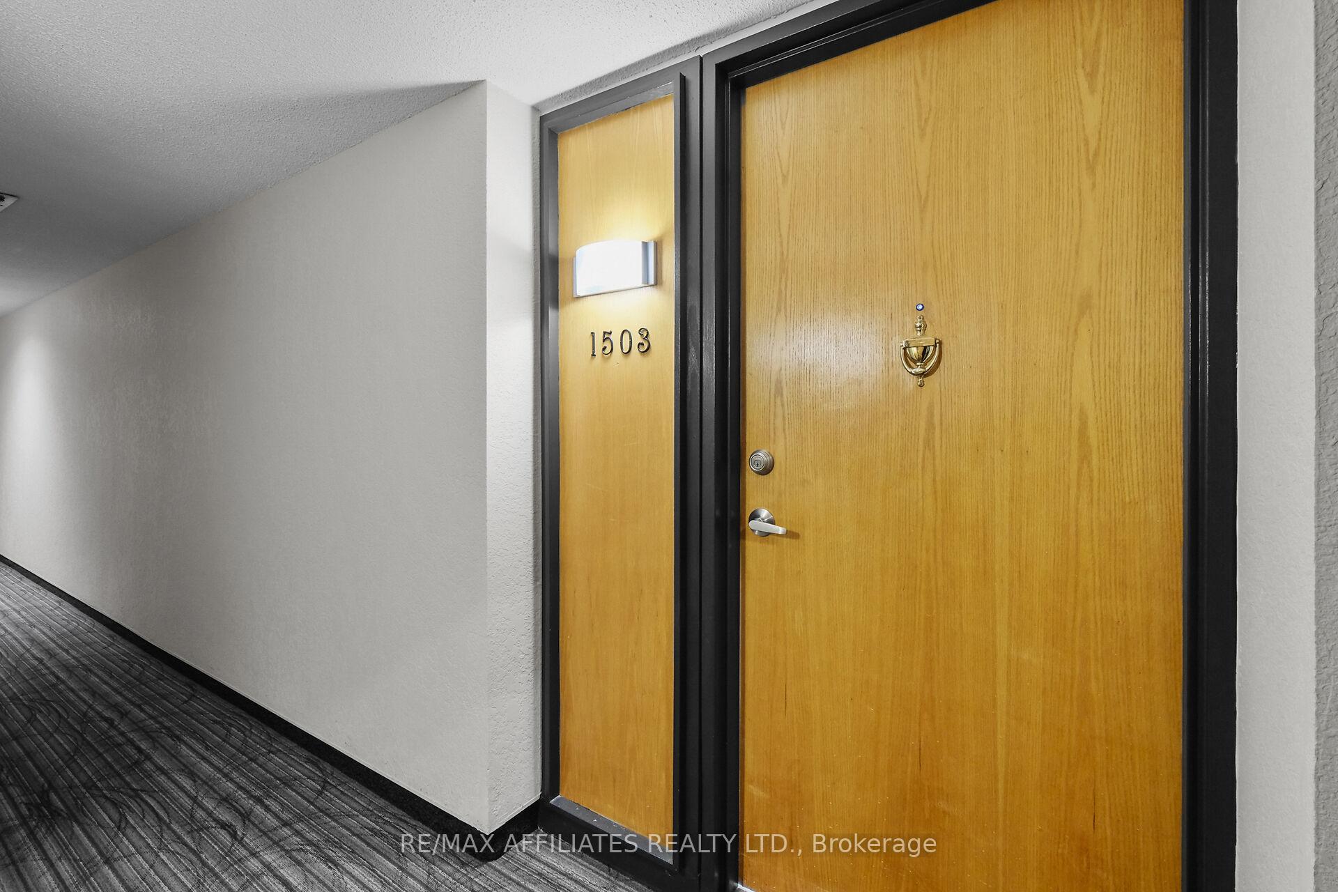 Photo 4 of Unit U1503, 2759 Carousel Crescent, Ottawa, Emerald Woods/Sawmill Creek — HOMEH