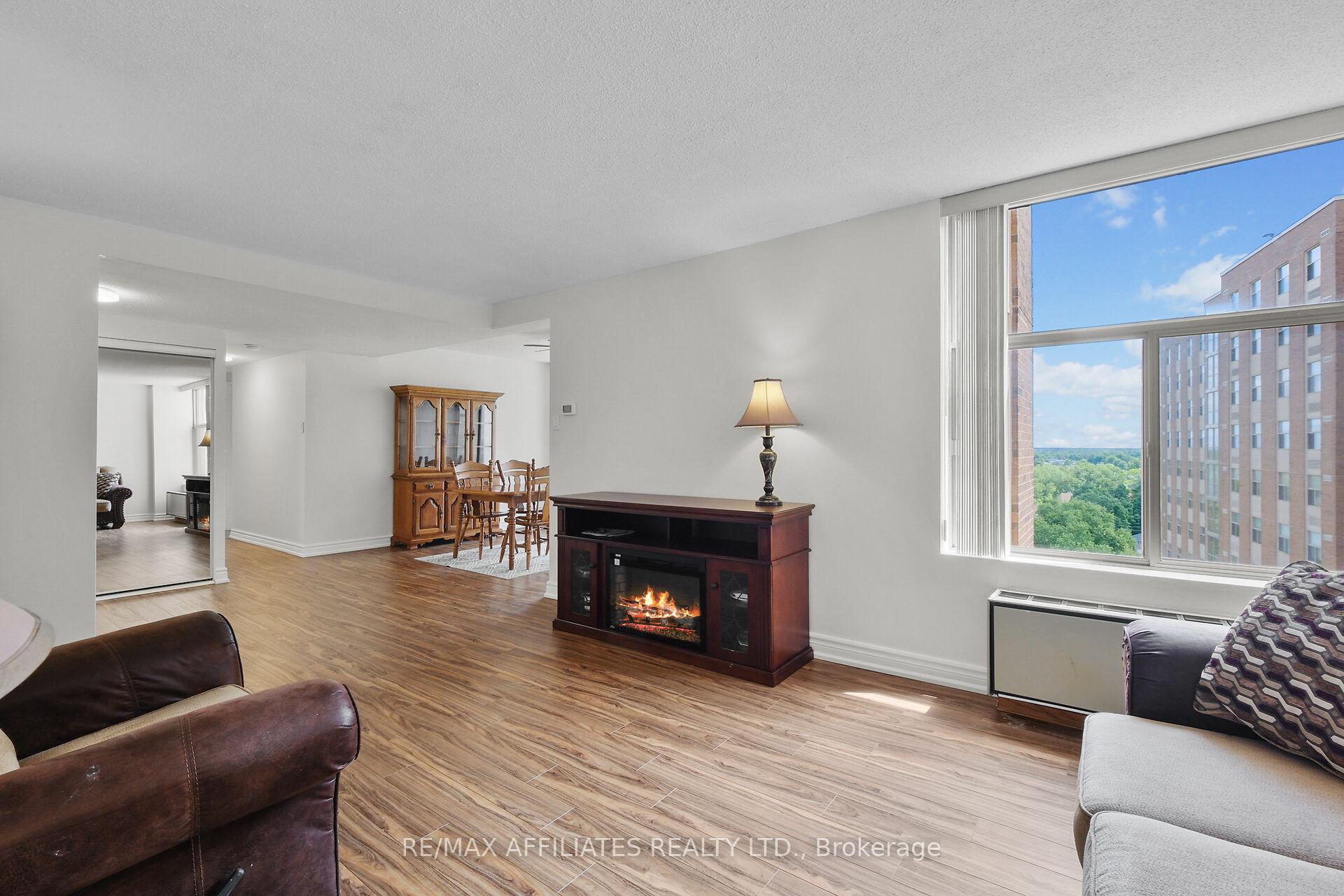 Photo 48 of Unit U1503, 2759 Carousel Crescent, Ottawa, Emerald Woods/Sawmill Creek — HOMEH