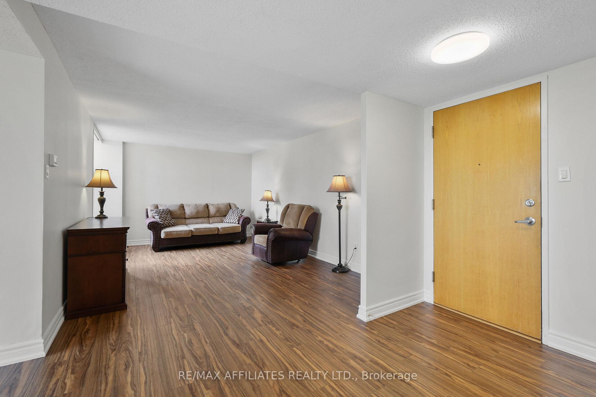 Photo 20 of Unit U1503, 2759 Carousel Crescent, Ottawa, Emerald Woods/Sawmill Creek — HOMEH