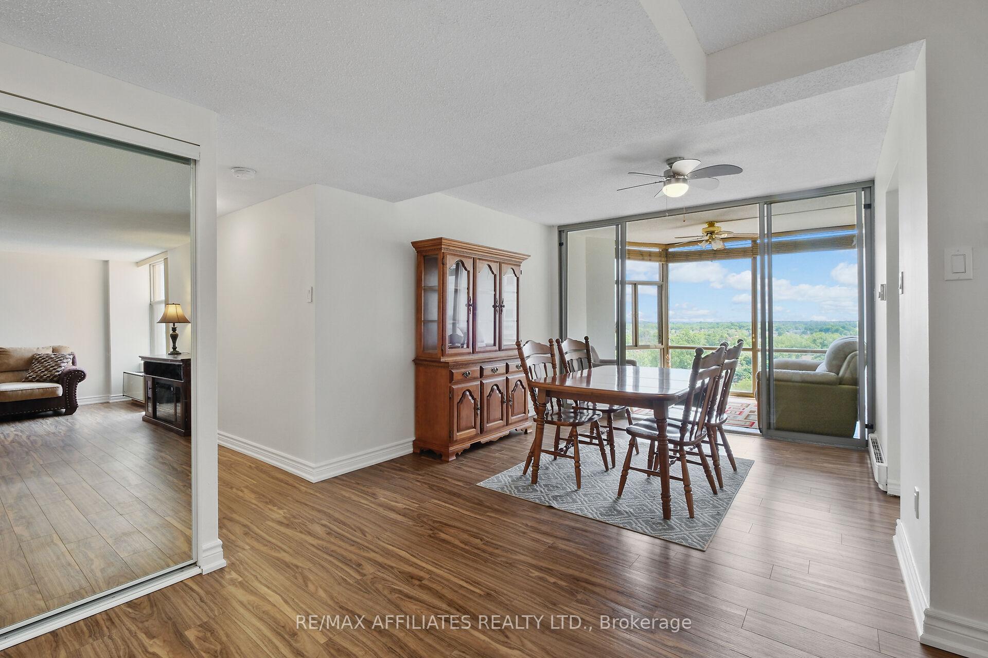 Photo 10 of Unit U1503, 2759 Carousel Crescent, Ottawa, Emerald Woods/Sawmill Creek — HOMEH