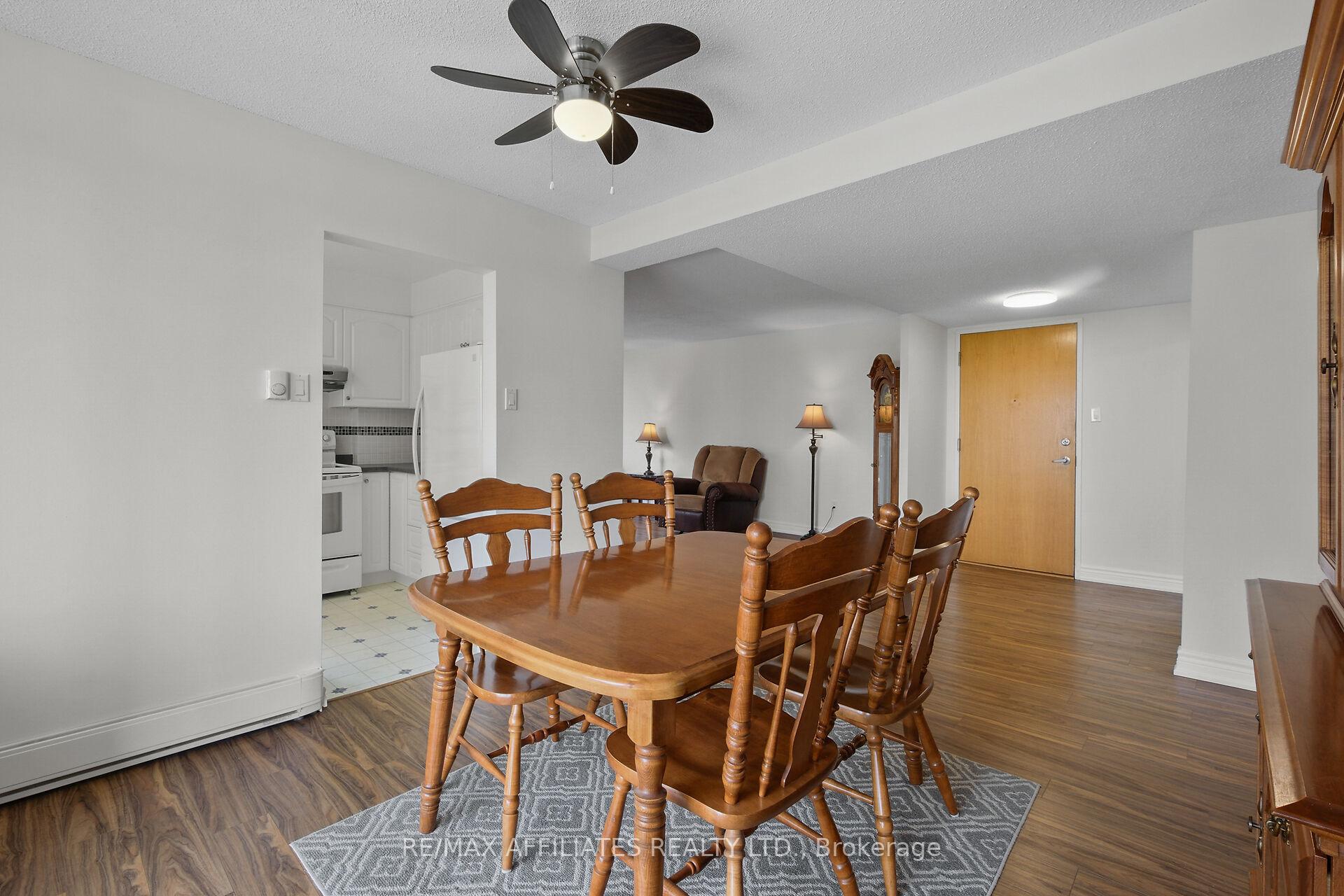 Photo 23 of Unit U1503, 2759 Carousel Crescent, Ottawa, Emerald Woods/Sawmill Creek — HOMEH