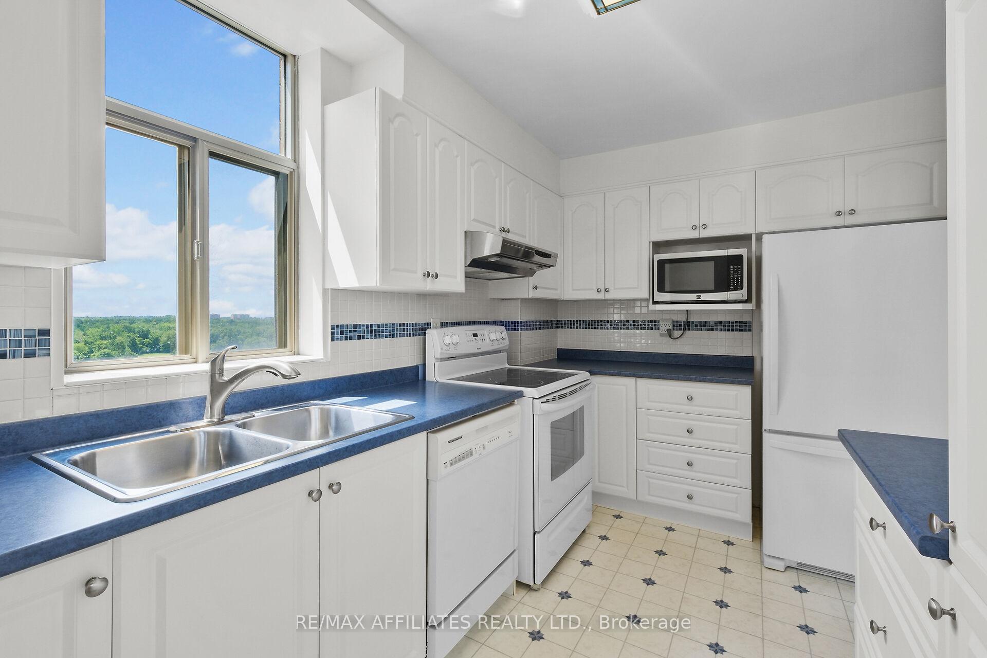 Photo 13 of Unit U1503, 2759 Carousel Crescent, Ottawa, Emerald Woods/Sawmill Creek — HOMEH