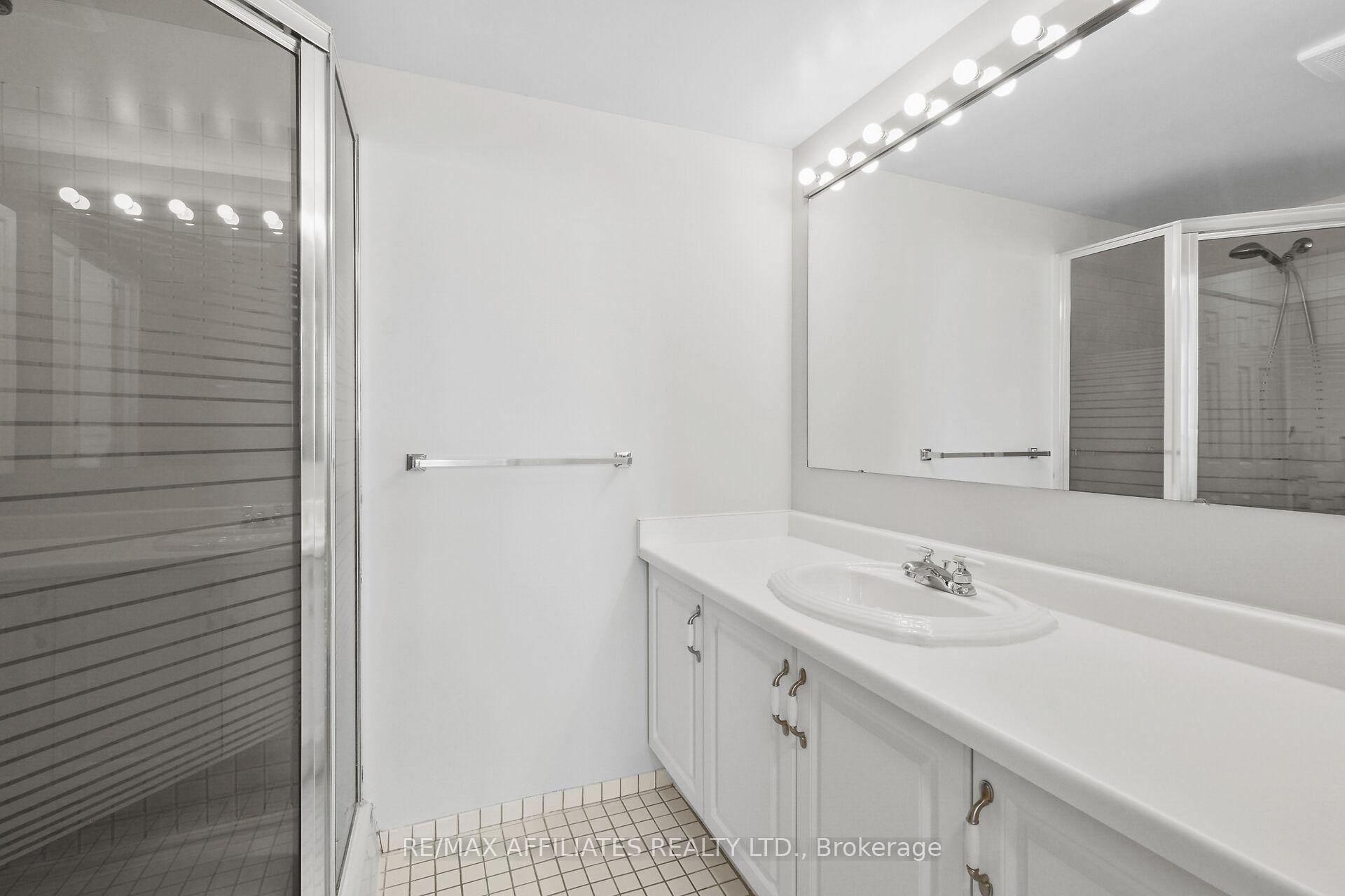 Photo 14 of Unit U1503, 2759 Carousel Crescent, Ottawa, Emerald Woods/Sawmill Creek — HOMEH