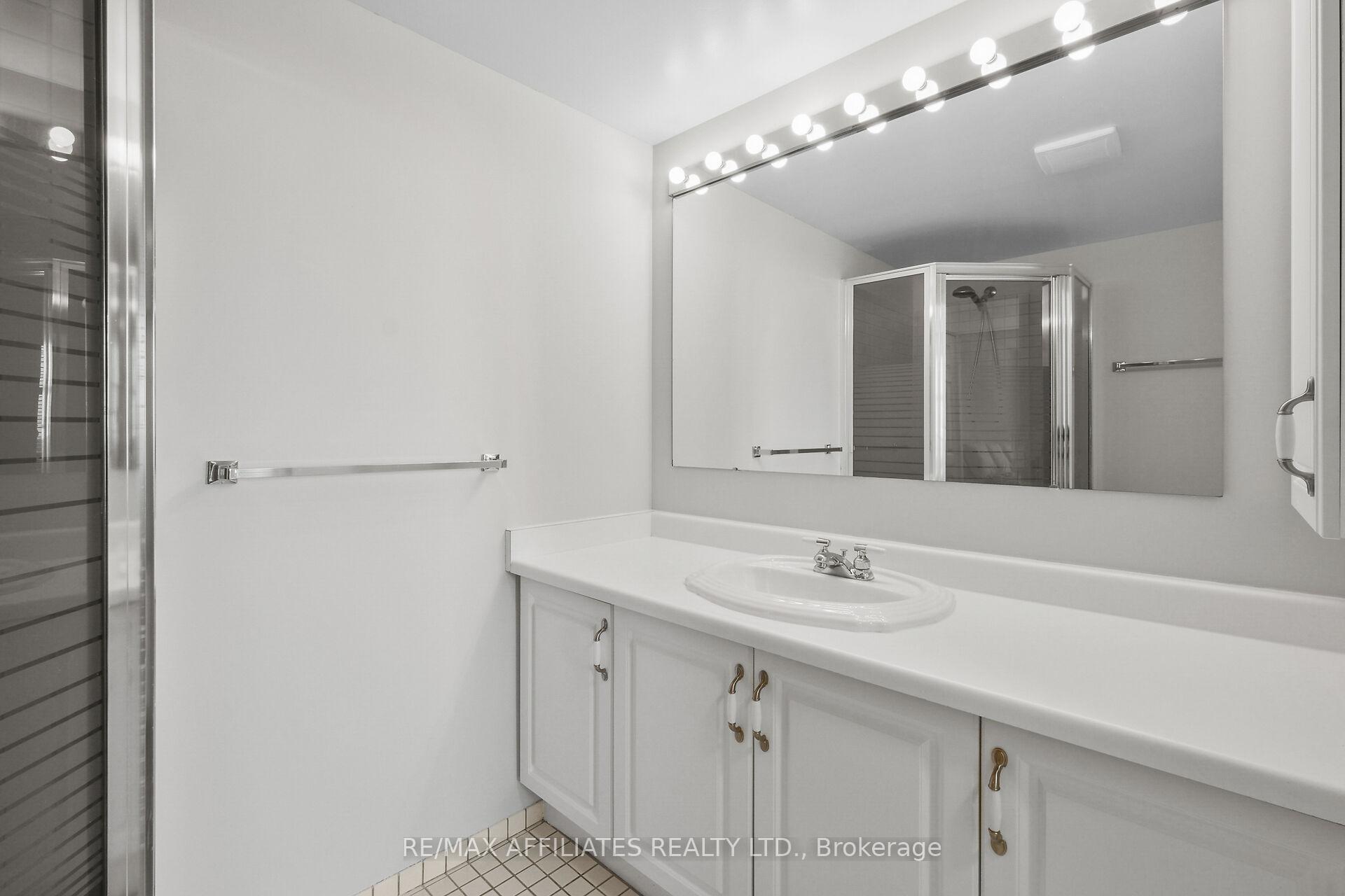 Photo 21 of Unit U1503, 2759 Carousel Crescent, Ottawa, Emerald Woods/Sawmill Creek — HOMEH