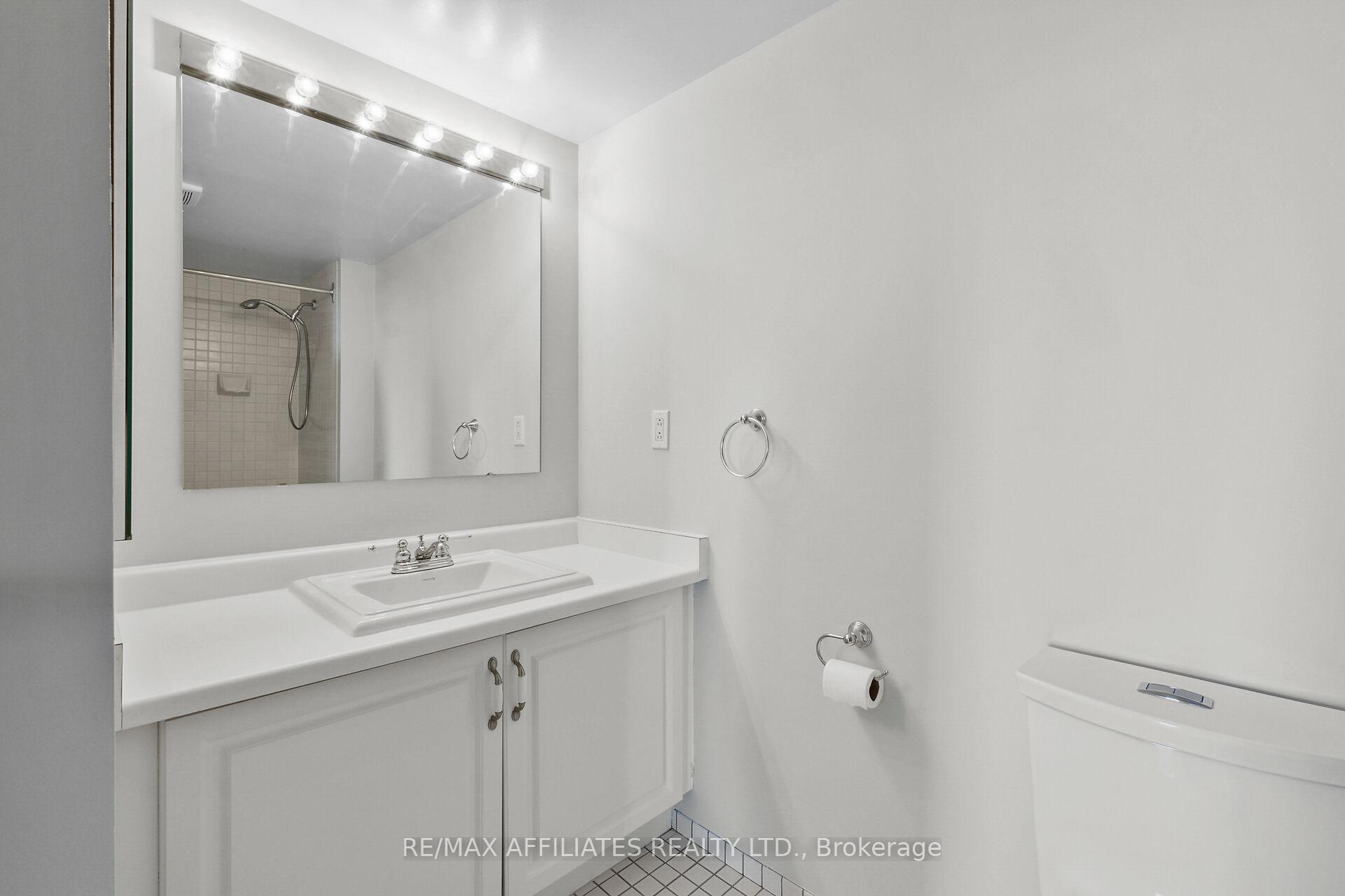 Photo 24 of Unit U1503, 2759 Carousel Crescent, Ottawa, Emerald Woods/Sawmill Creek — HOMEH
