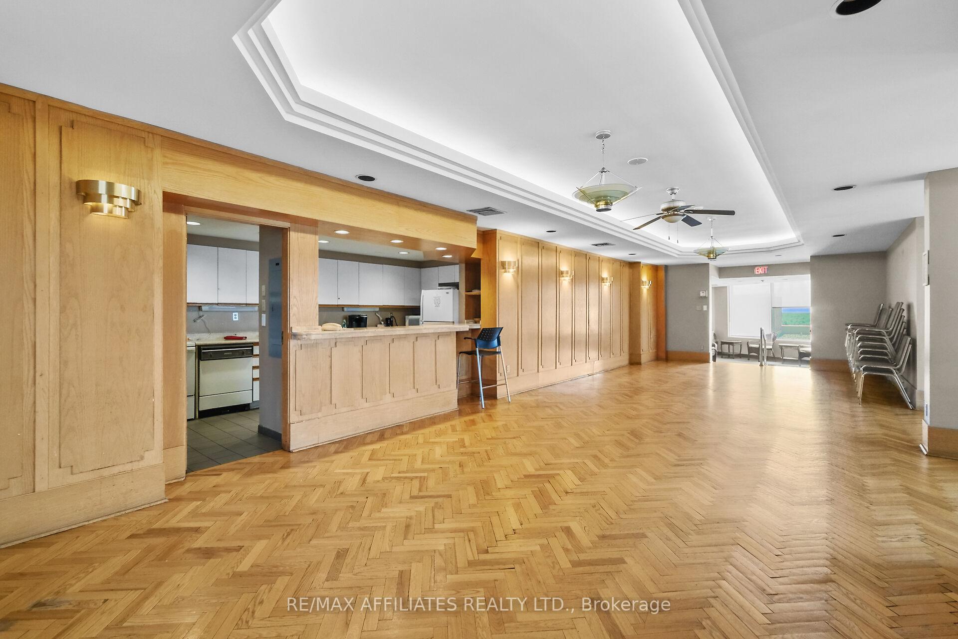 Photo 37 of Unit U1503, 2759 Carousel Crescent, Ottawa, Emerald Woods/Sawmill Creek — HOMEH