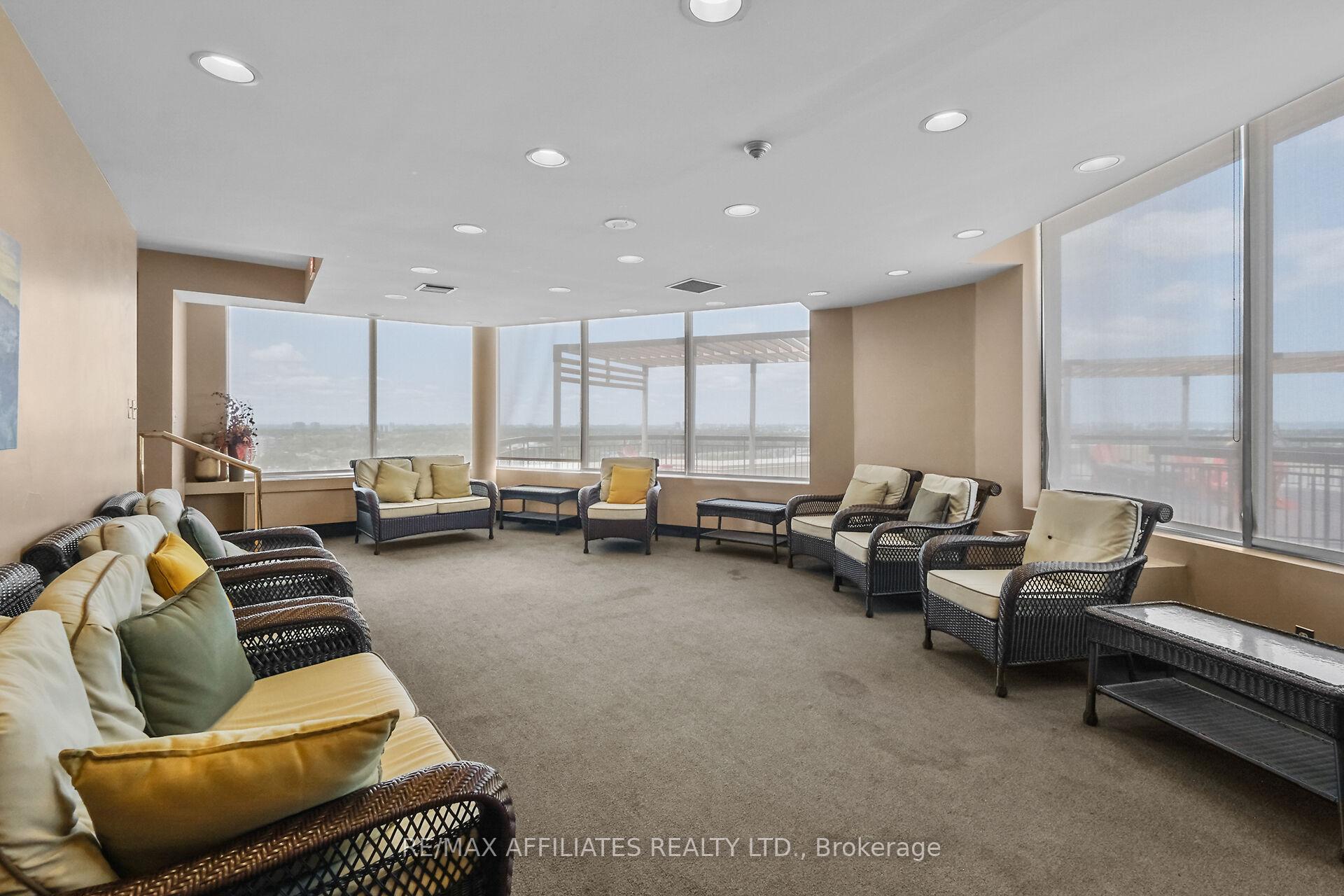 Photo 43 of Unit U1503, 2759 Carousel Crescent, Ottawa, Emerald Woods/Sawmill Creek — HOMEH