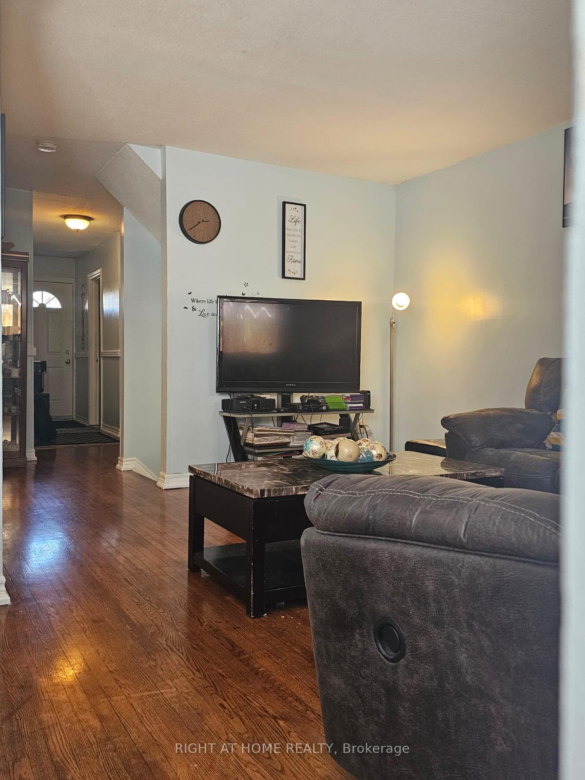 Photo 3 of 2415 Southvale Crescent, Ottawa, Sheffield Glen/Industrial Park — HOMEH