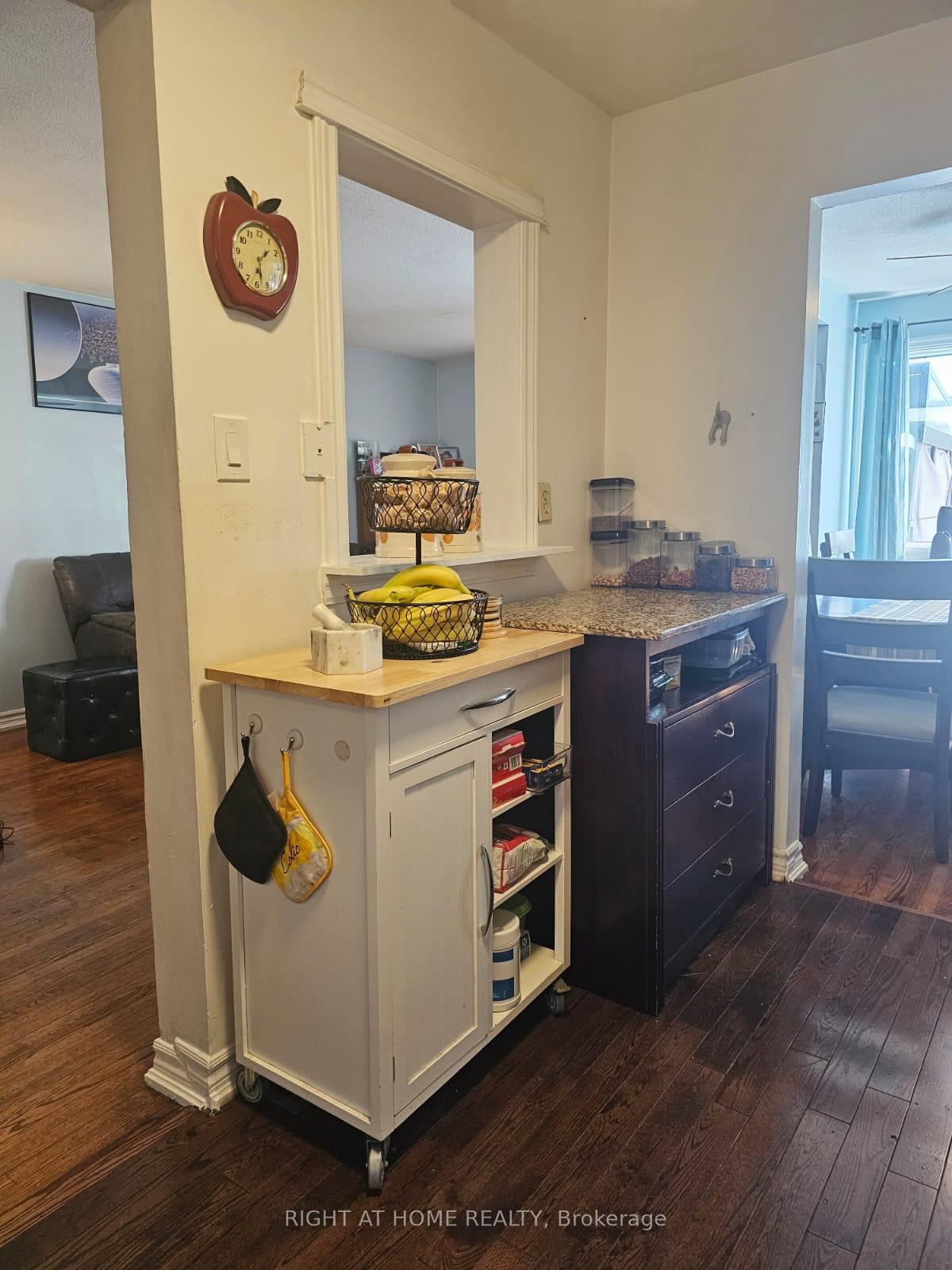 Photo 5 of 2415 Southvale Crescent, Ottawa, Sheffield Glen/Industrial Park — HOMEH