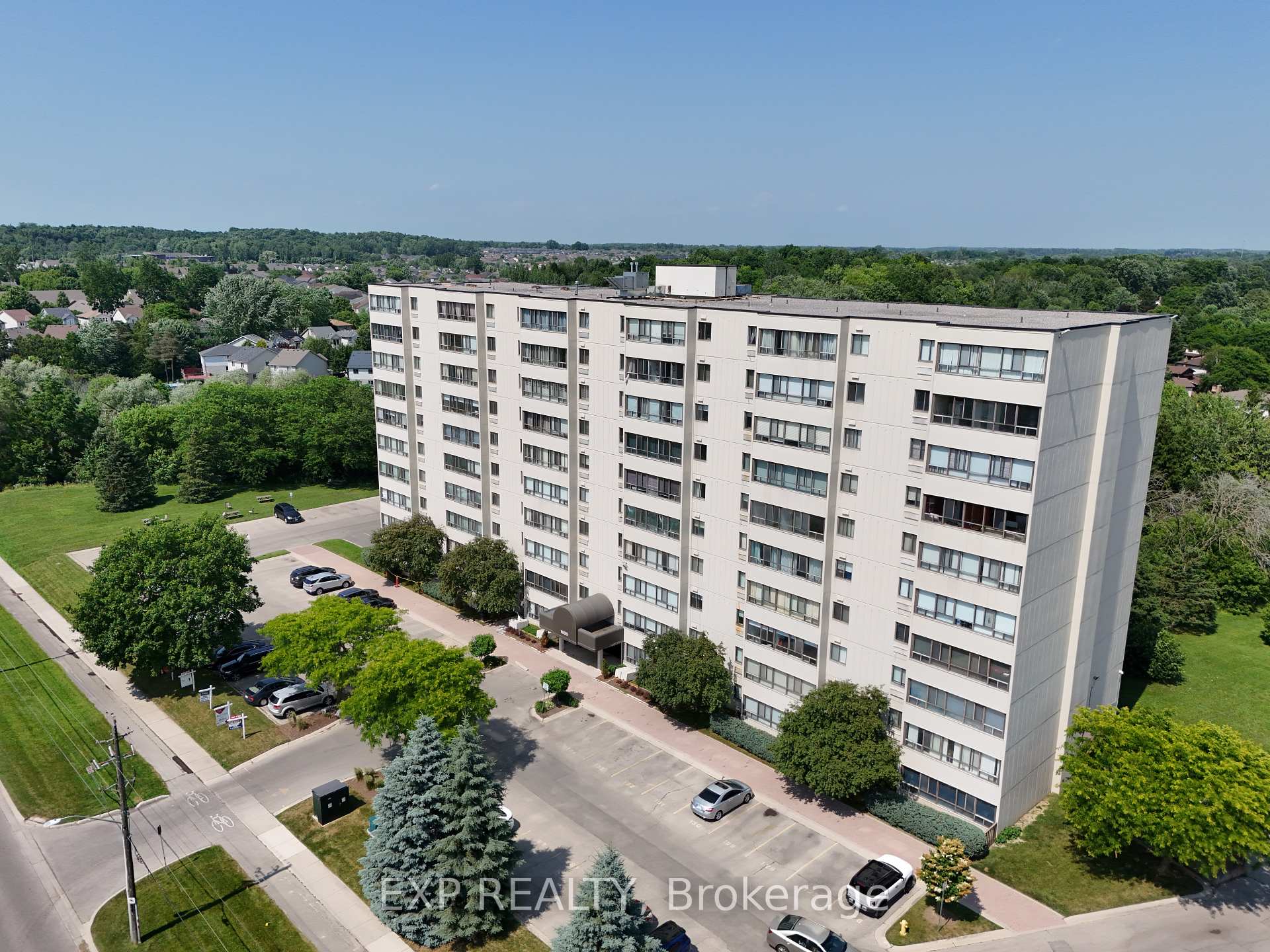 Front of Unit 611, 1600 Adelaide Street N