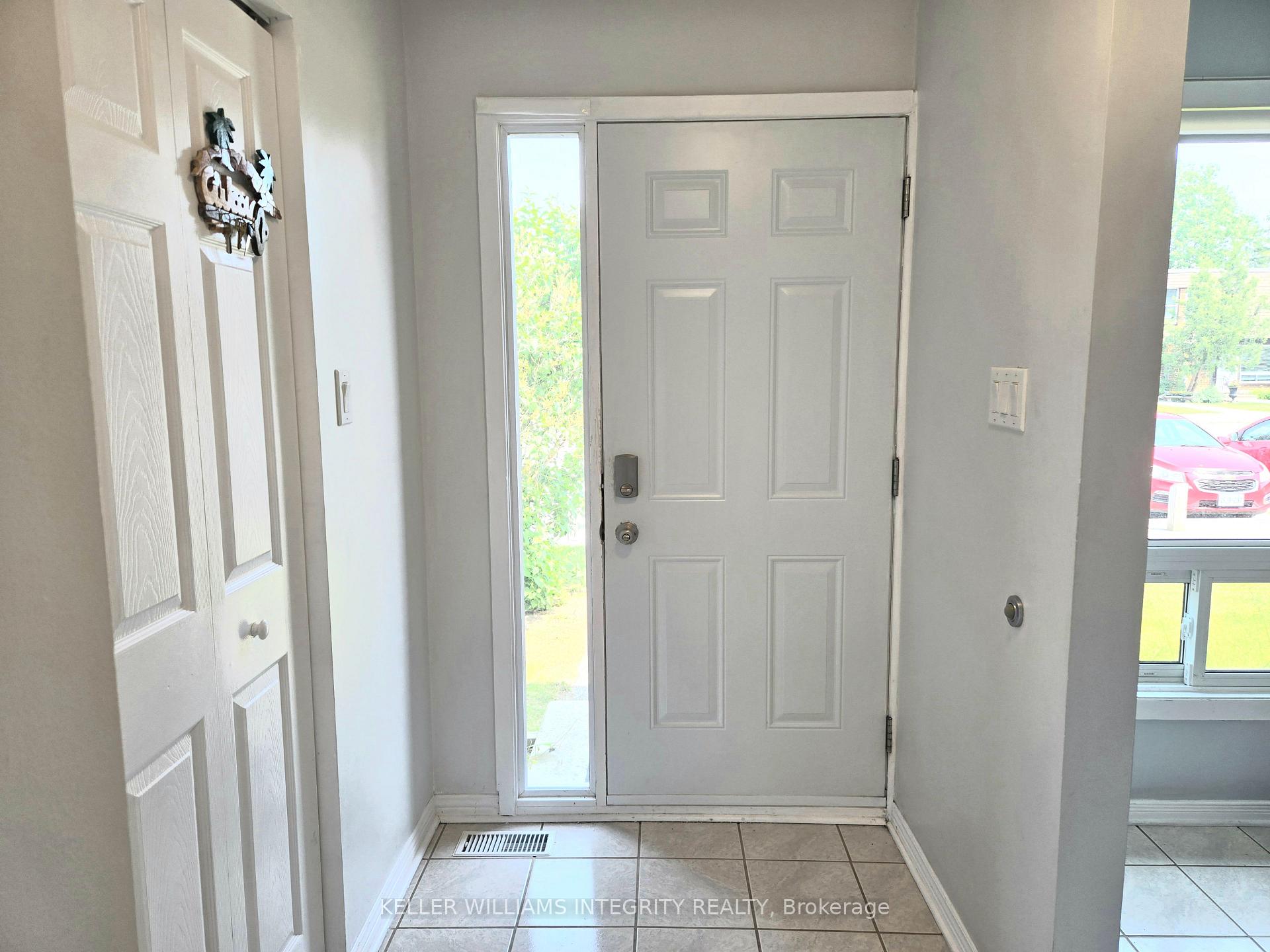 Photo 2 of Unit 218, 2270 Cotters Crescent, Ottawa, Windsor Park Village — HOMEH