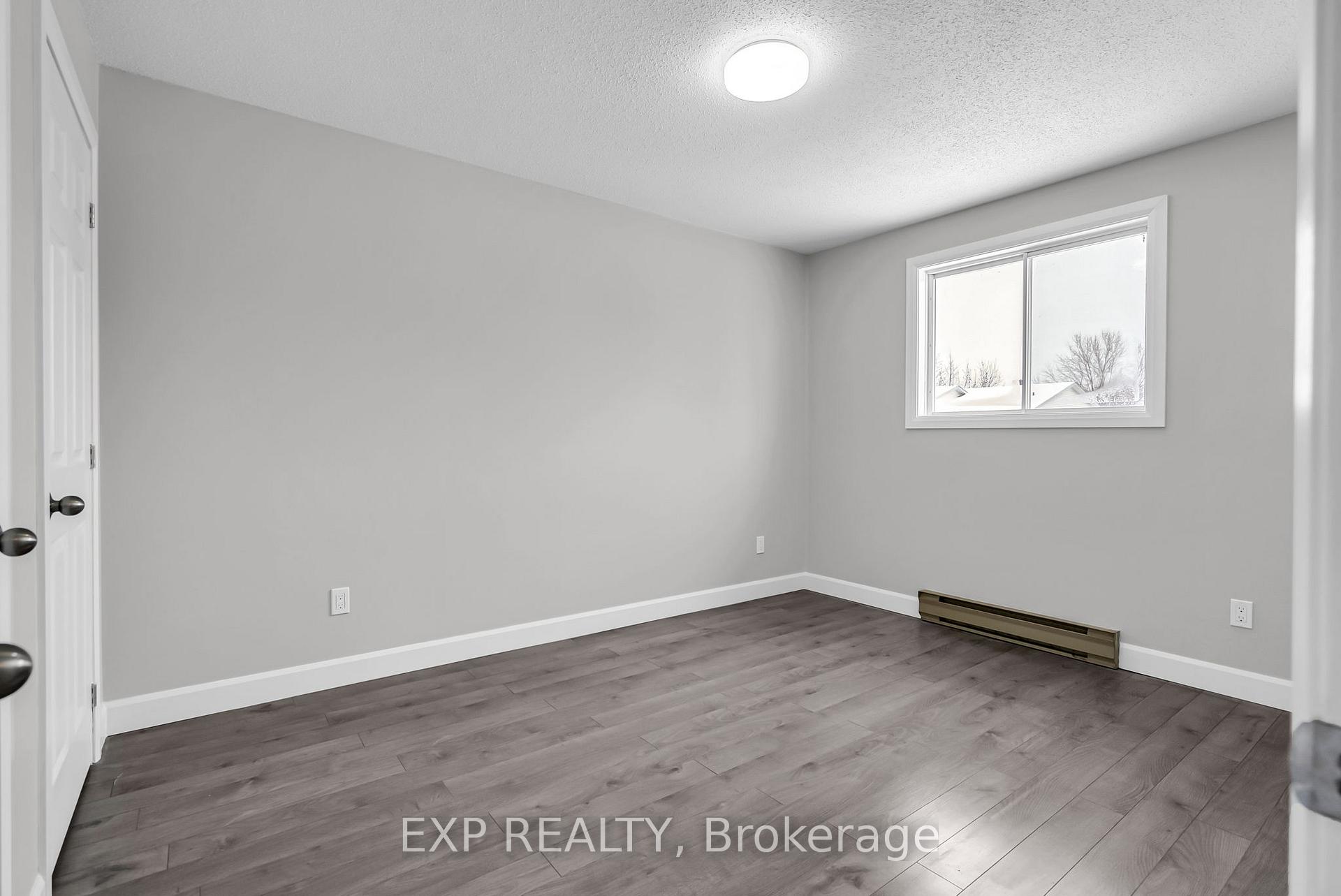 Photo 8 of 214 Meadowvale Crescent, Cornwall — HOMEH