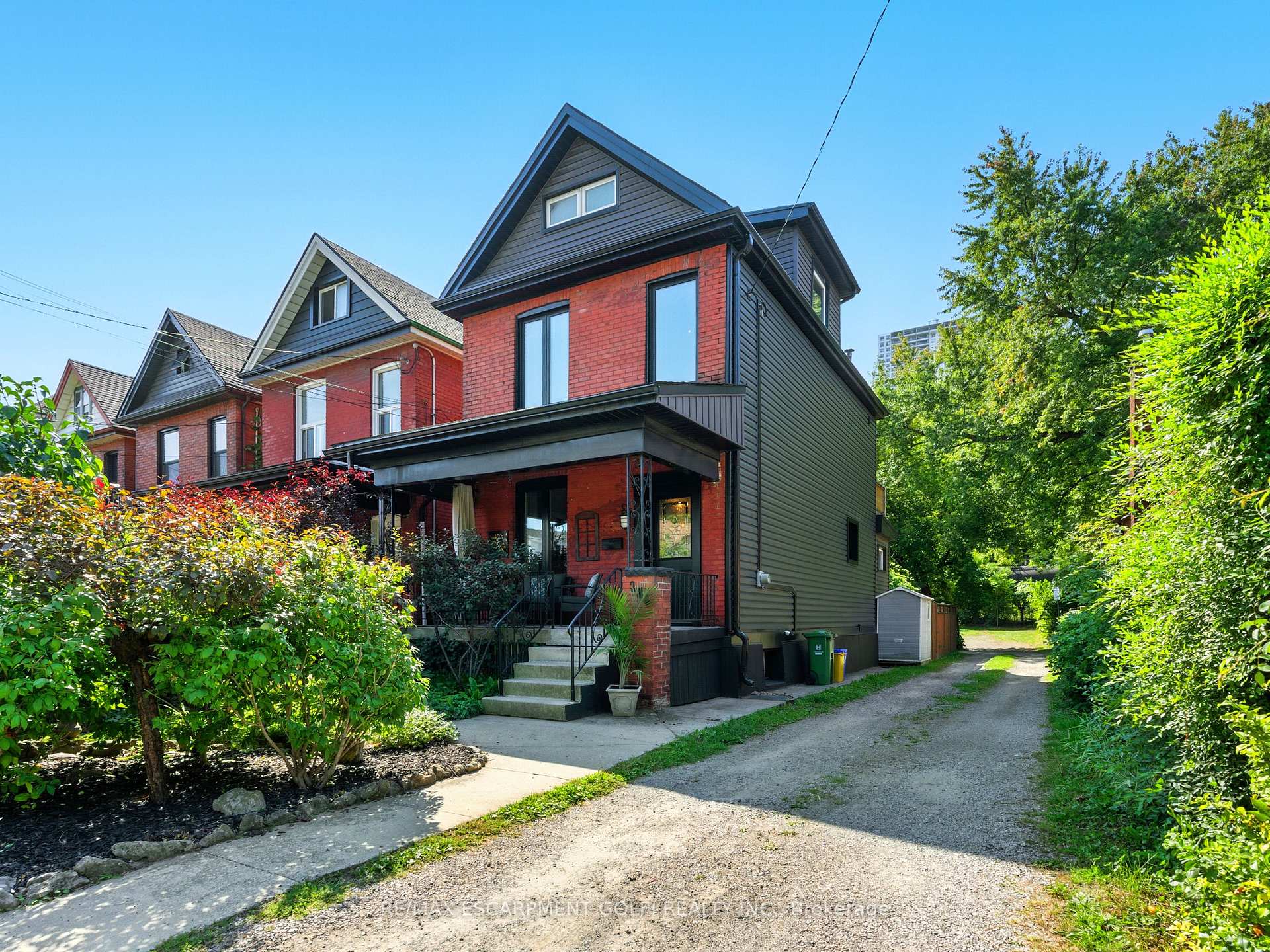 Front of 284 Cumberland Avenue
