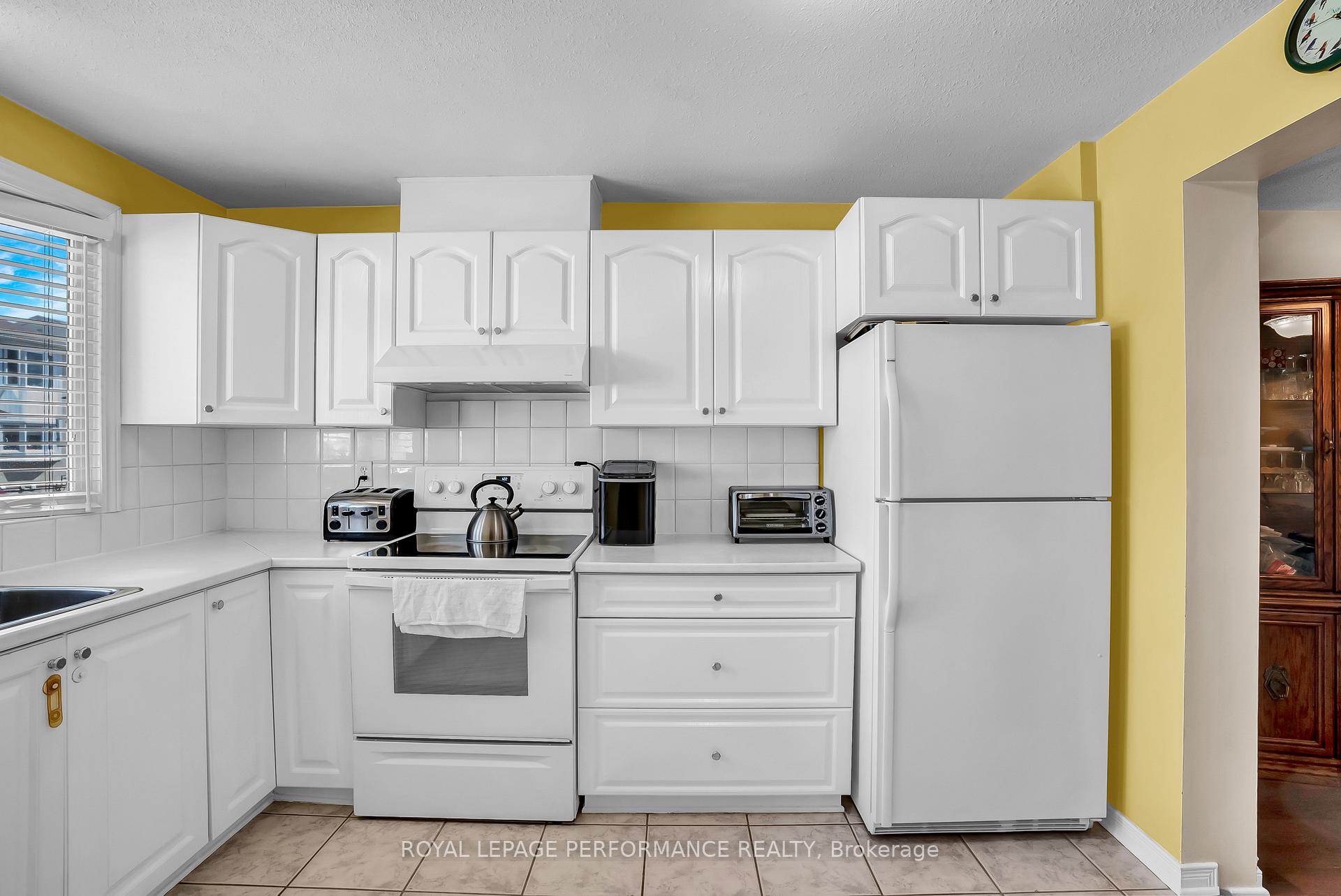 Photo 7 of 1752 Lafrance Drive, Ottawa, Queenswood Heights South — HOMEH