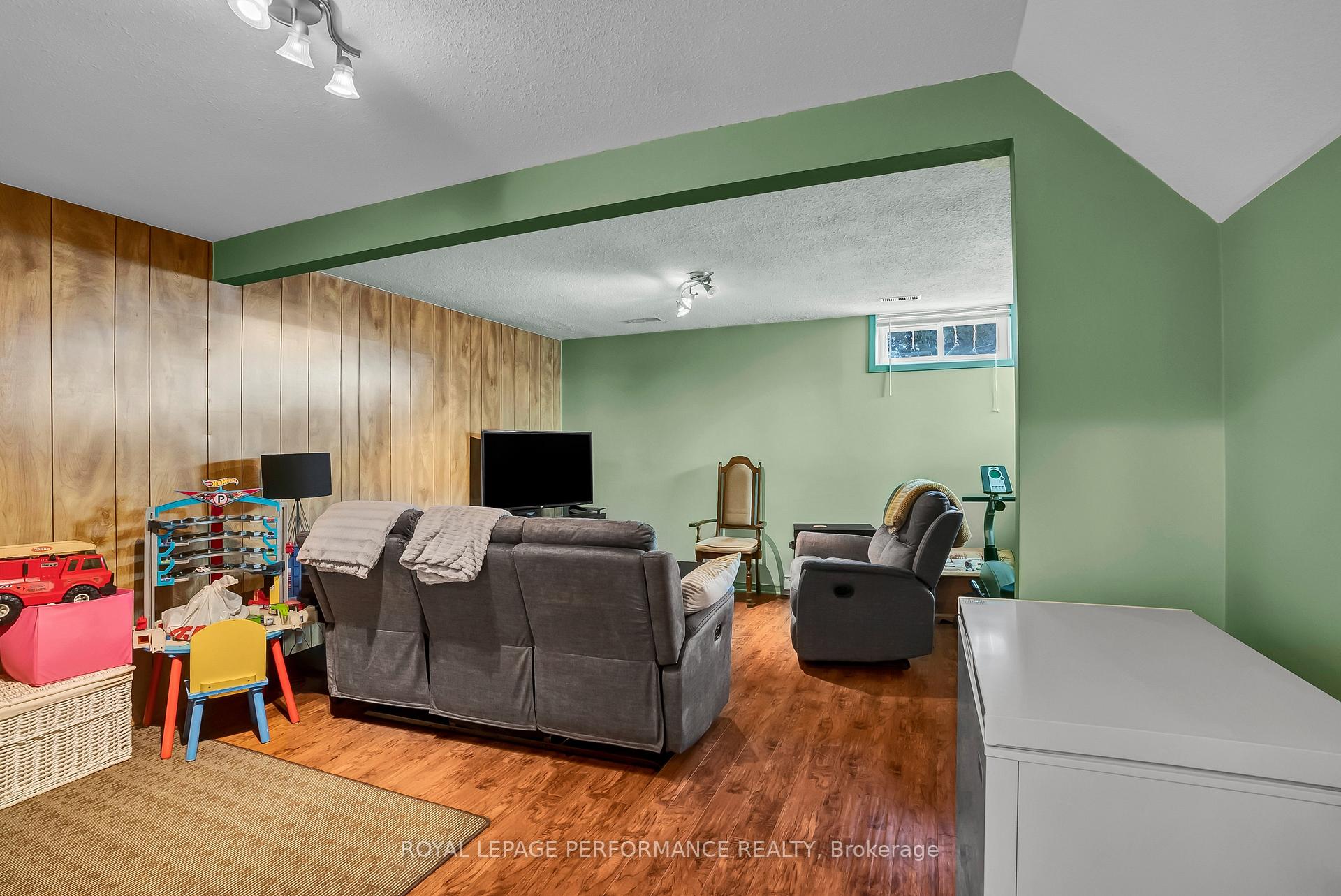 Photo 9 of 1752 Lafrance Drive, Ottawa, Queenswood Heights South — HOMEH