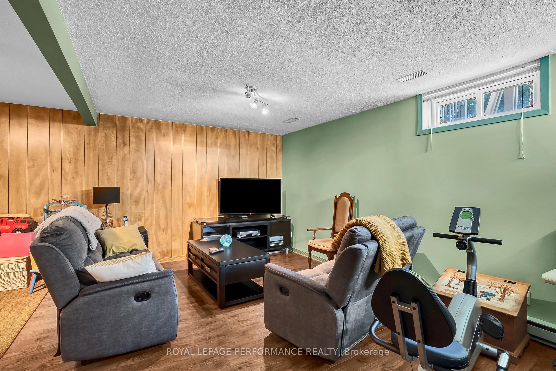 Photo 22 of 1752 Lafrance Drive, Ottawa, Queenswood Heights South — HOMEH