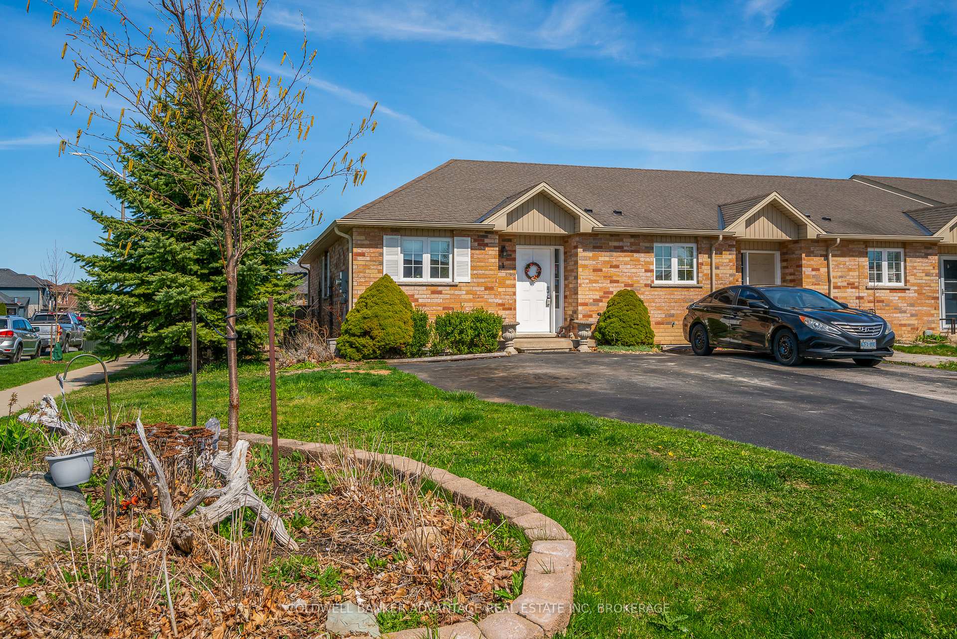 Photo 3 of 1 Powell Lane, Haldimand — HOMEH