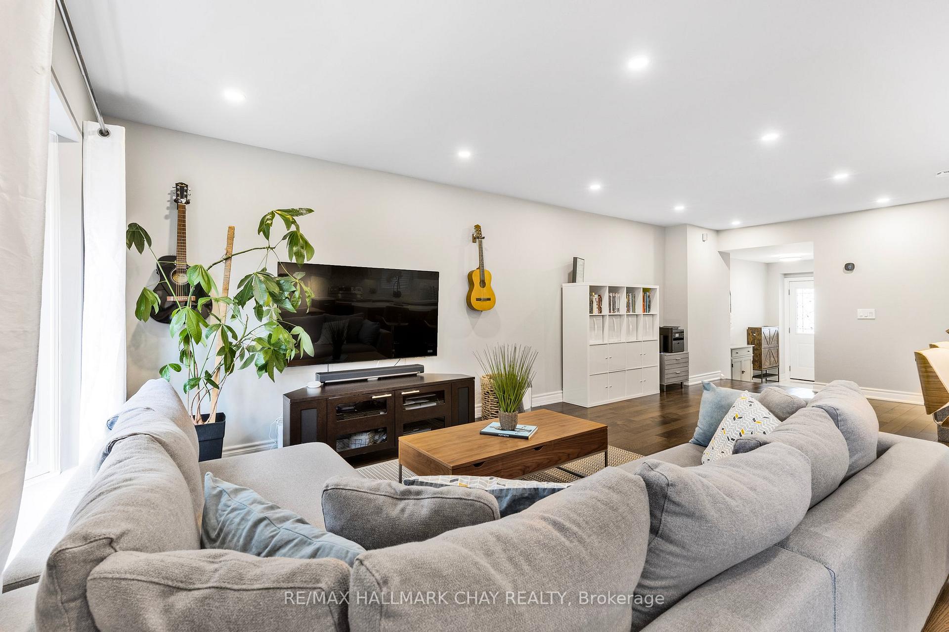 Photo 32 of 55 Marlow Crescent, Markham, Markville — HOMEH