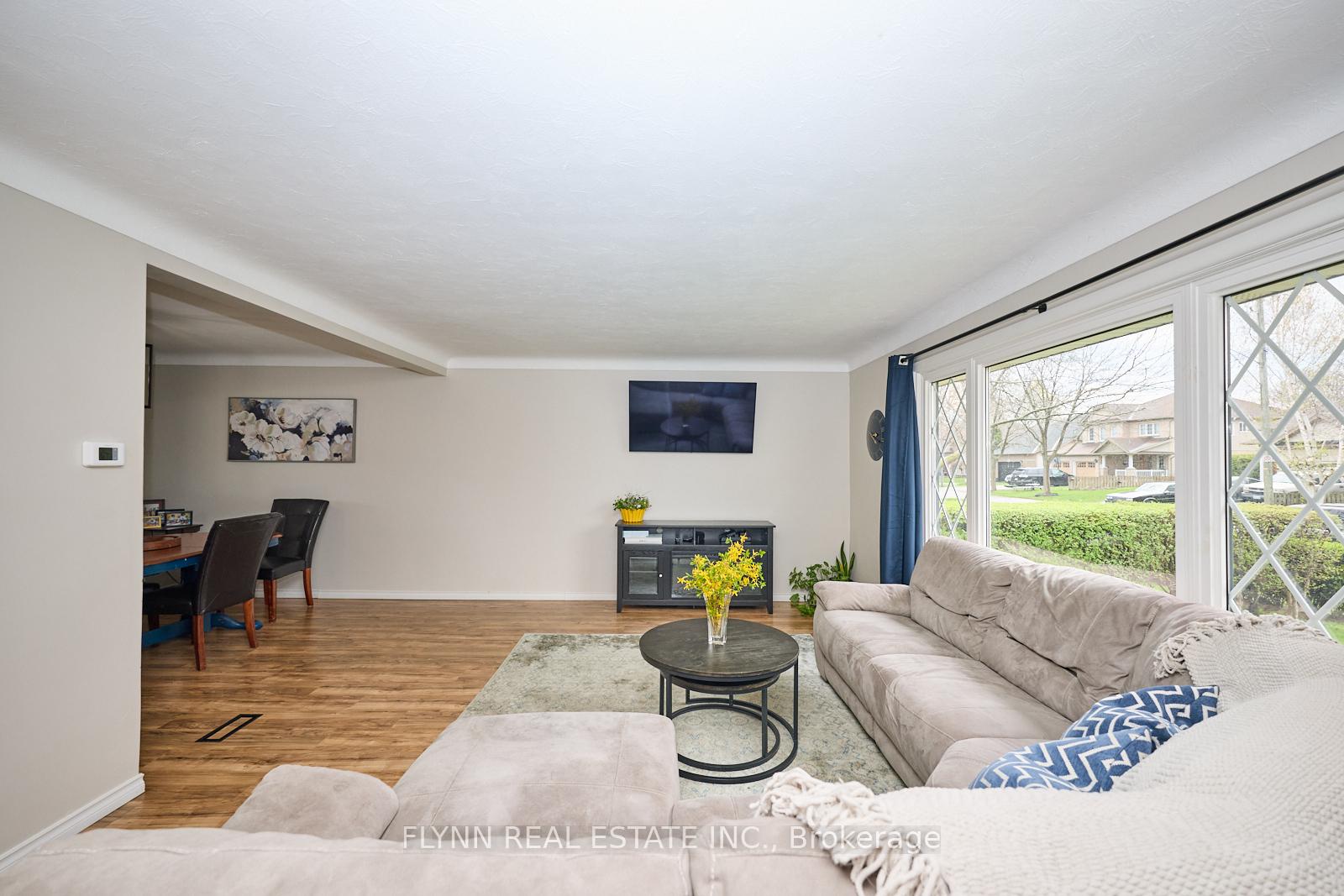 Photo 19 of 54 Longfellow Avenue, St. Catharines, Haig — HOMEH