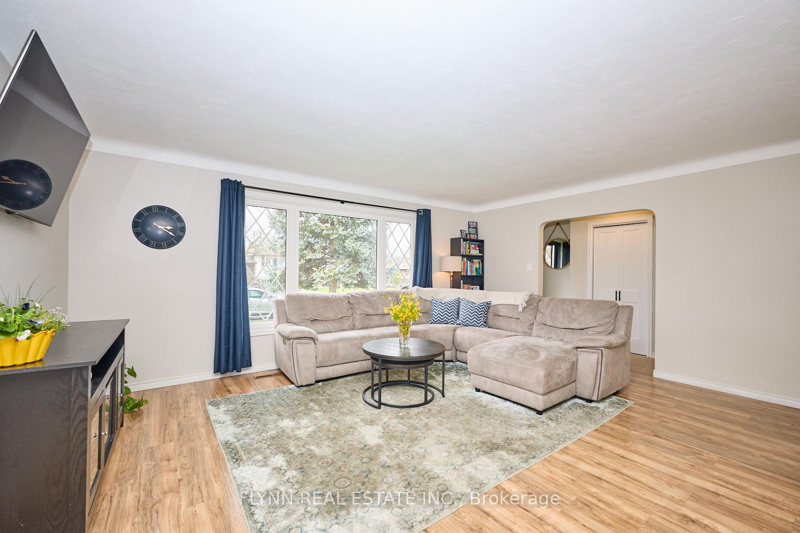 Photo 14 of 54 Longfellow Avenue, St. Catharines, Haig — HOMEH