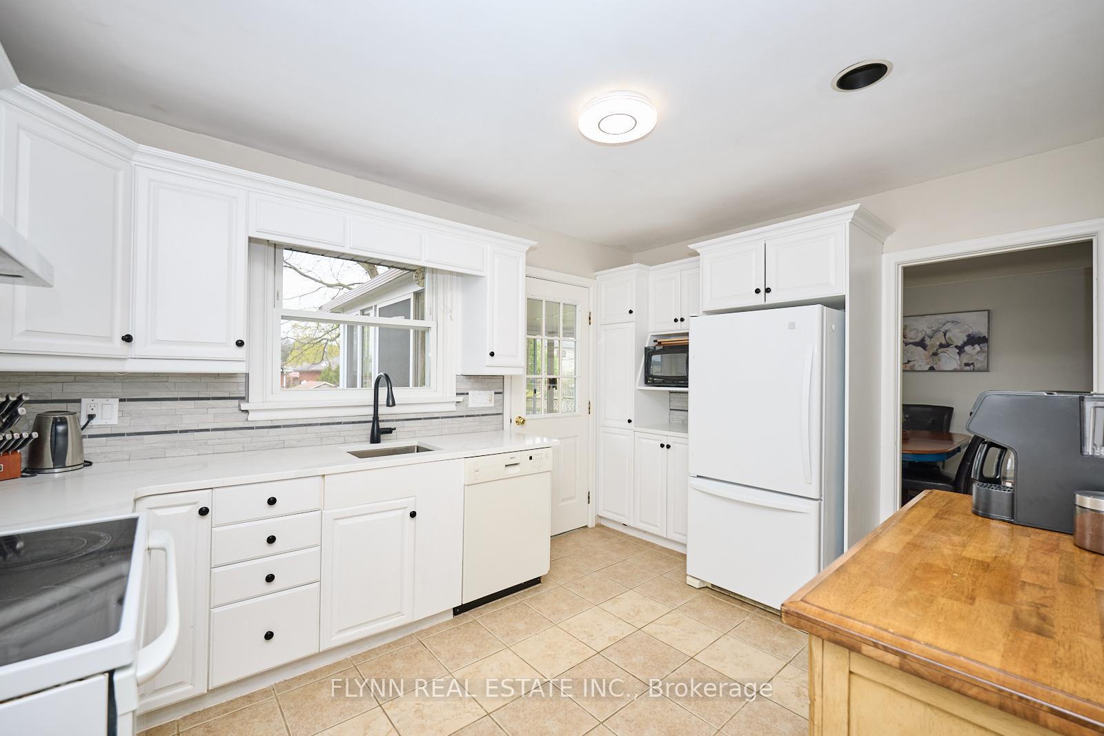 Photo 4 of 54 Longfellow Avenue, St. Catharines, Haig — HOMEH