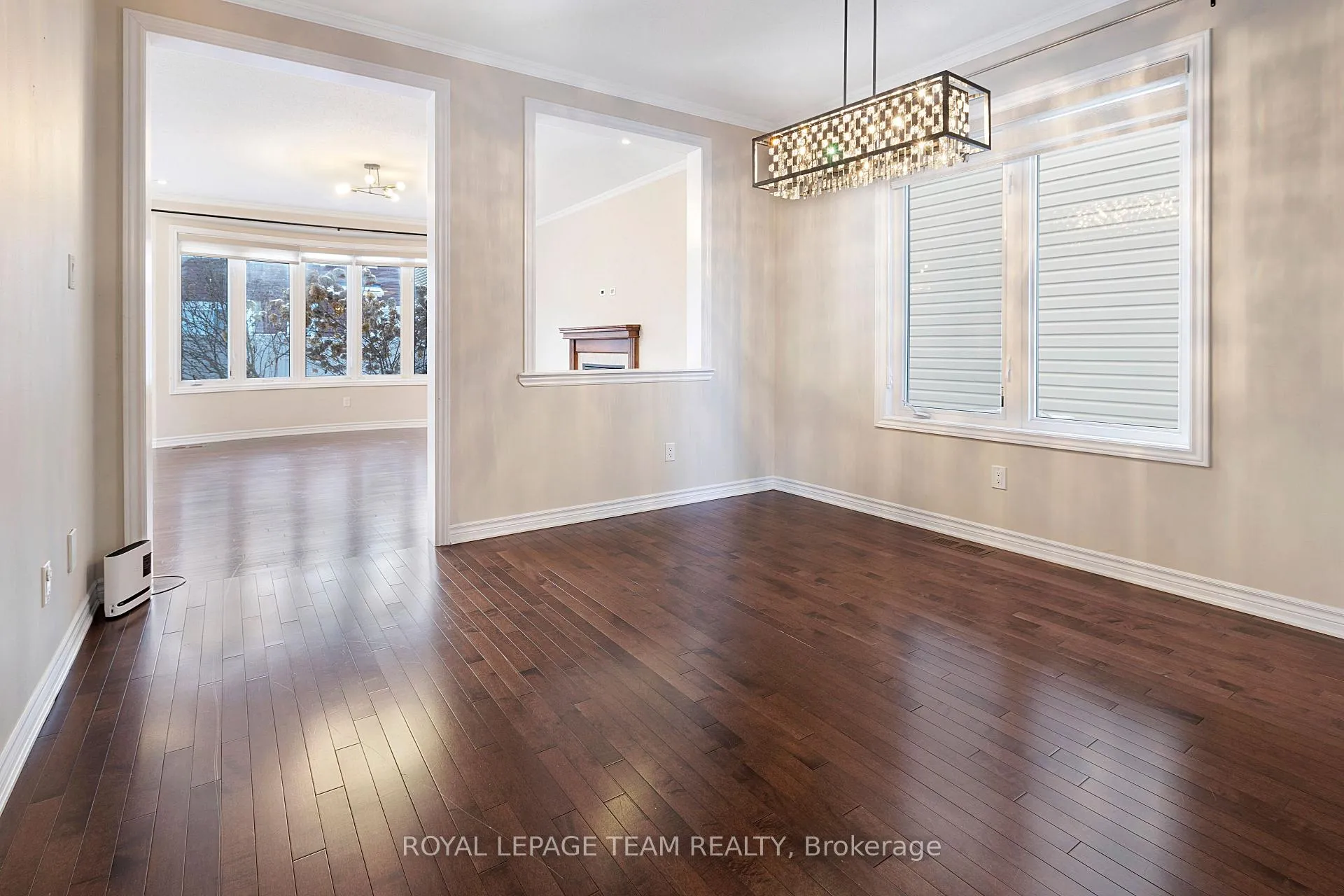 Photo 5 of 421 Meadowhawk Crescent, Ottawa, Barrhaven - Half Moon Bay — HOMEH