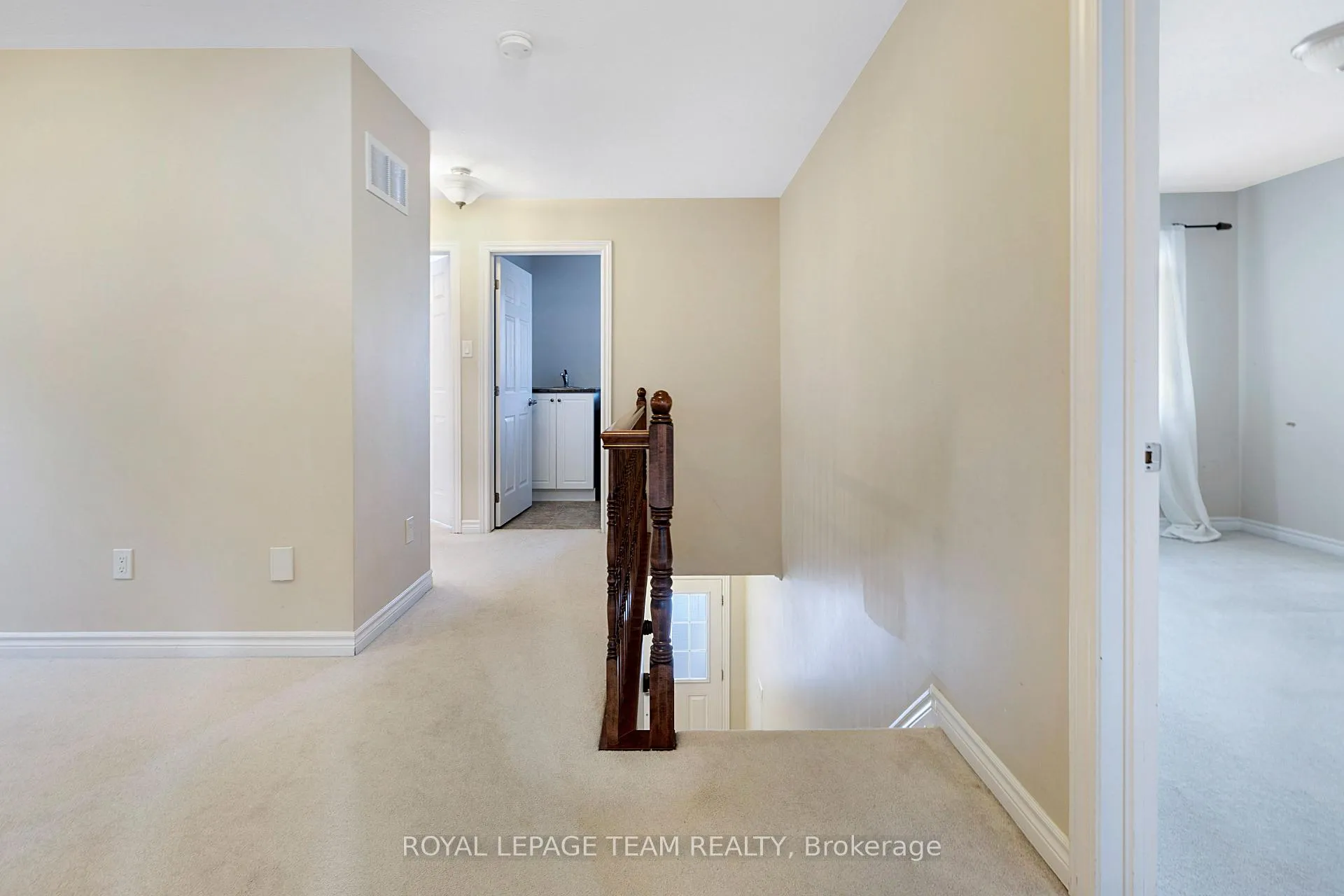 Photo 10 of 421 Meadowhawk Crescent, Ottawa, Barrhaven - Half Moon Bay — HOMEH