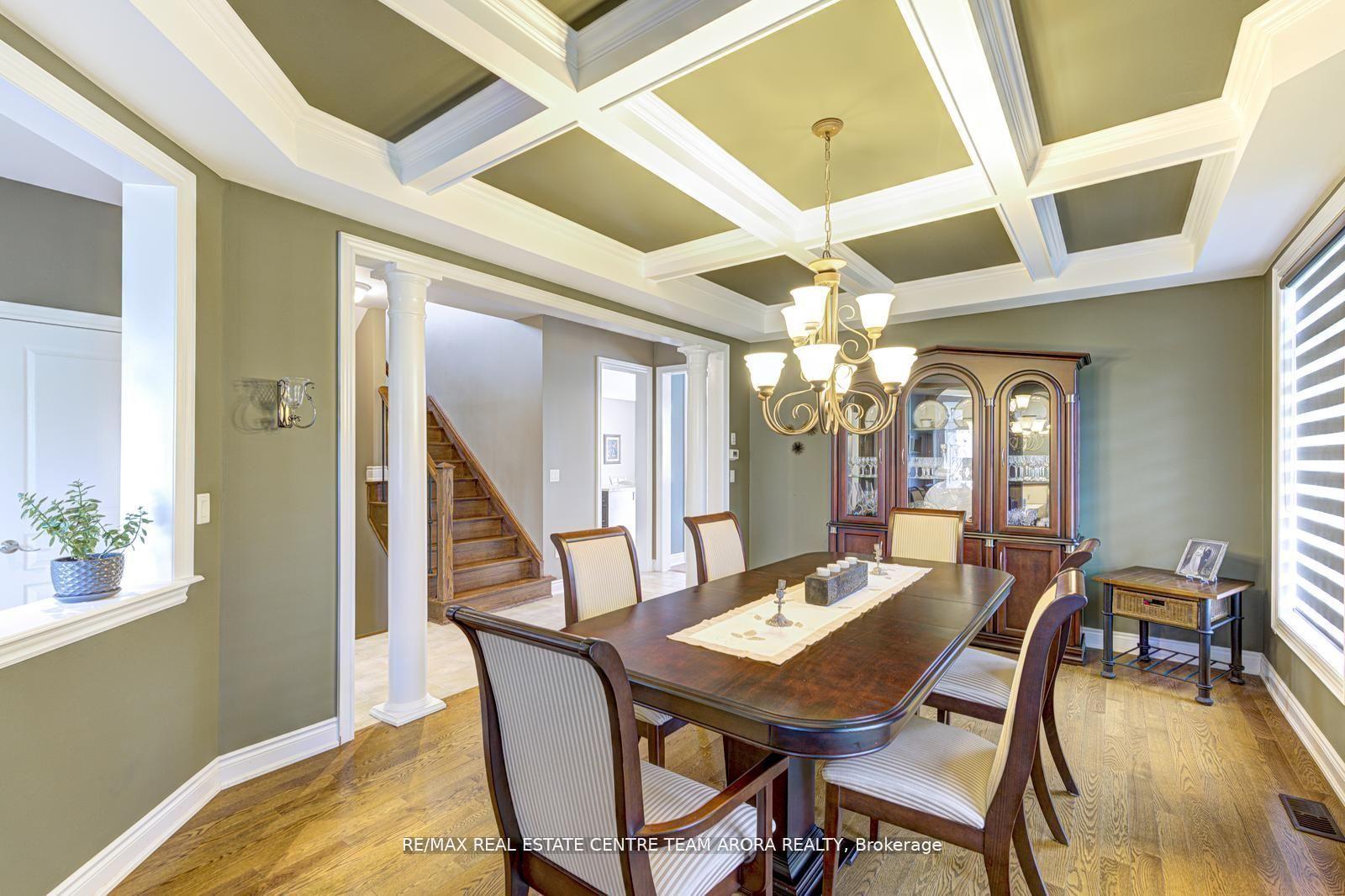 Photo 5 of 45 Maybeck Drive, Brampton, Credit Valley — HOMEH
