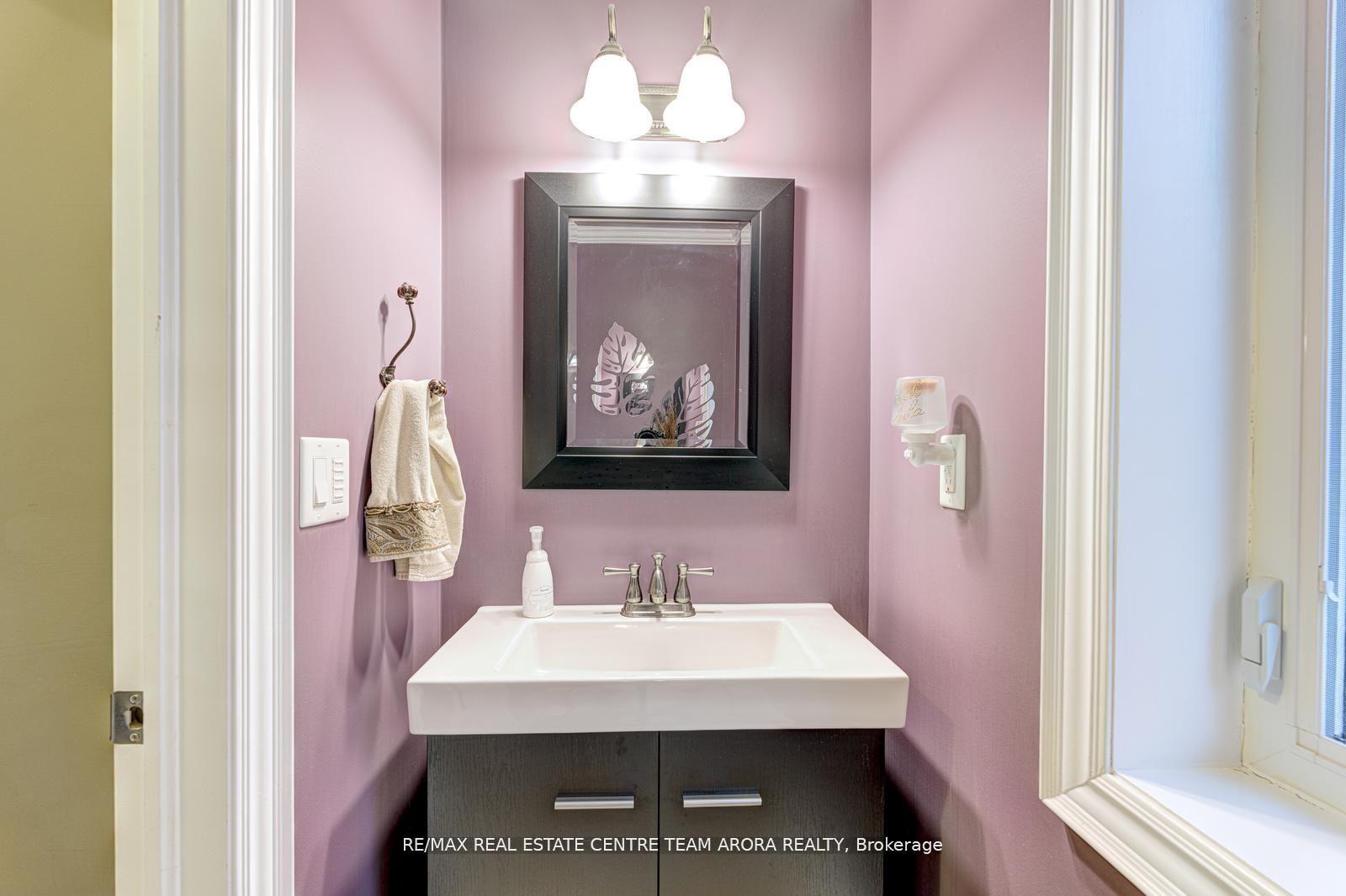 Photo 17 of 45 Maybeck Drive, Brampton, Credit Valley — HOMEH