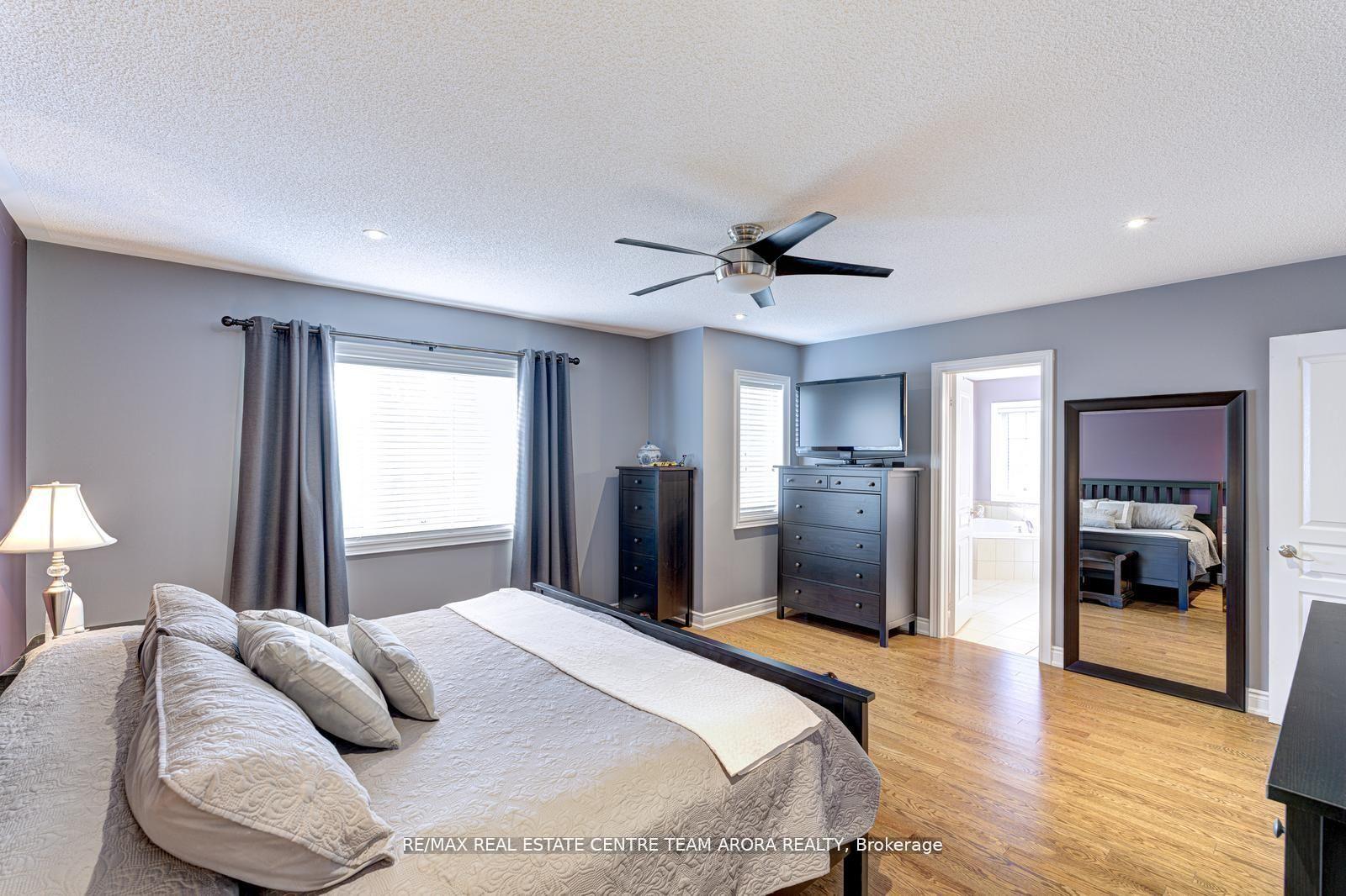 Photo 12 of 45 Maybeck Drive, Brampton, Credit Valley — HOMEH