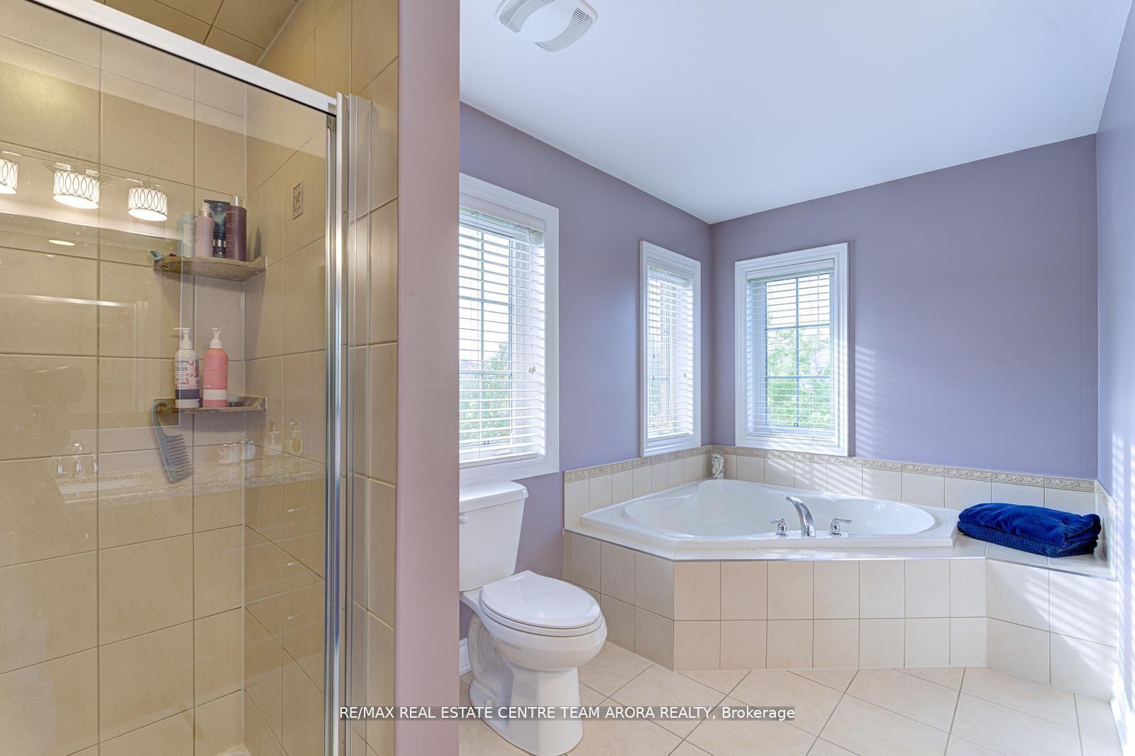 Photo 9 of 45 Maybeck Drive, Brampton, Credit Valley — HOMEH